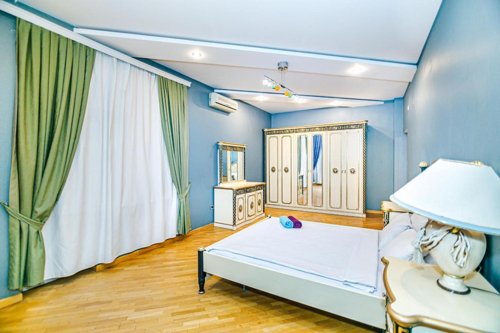 Apartment With Billiards