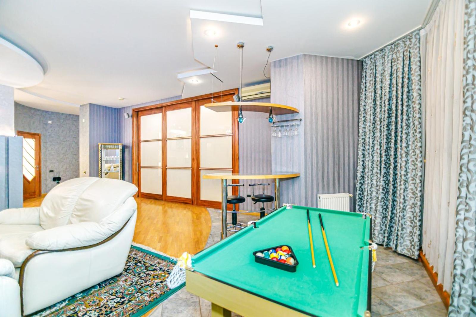 Apartment With Billiards