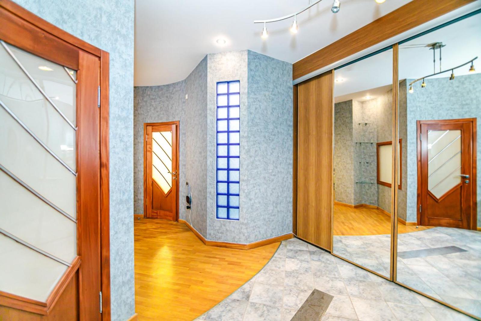 Apartment With Billiards