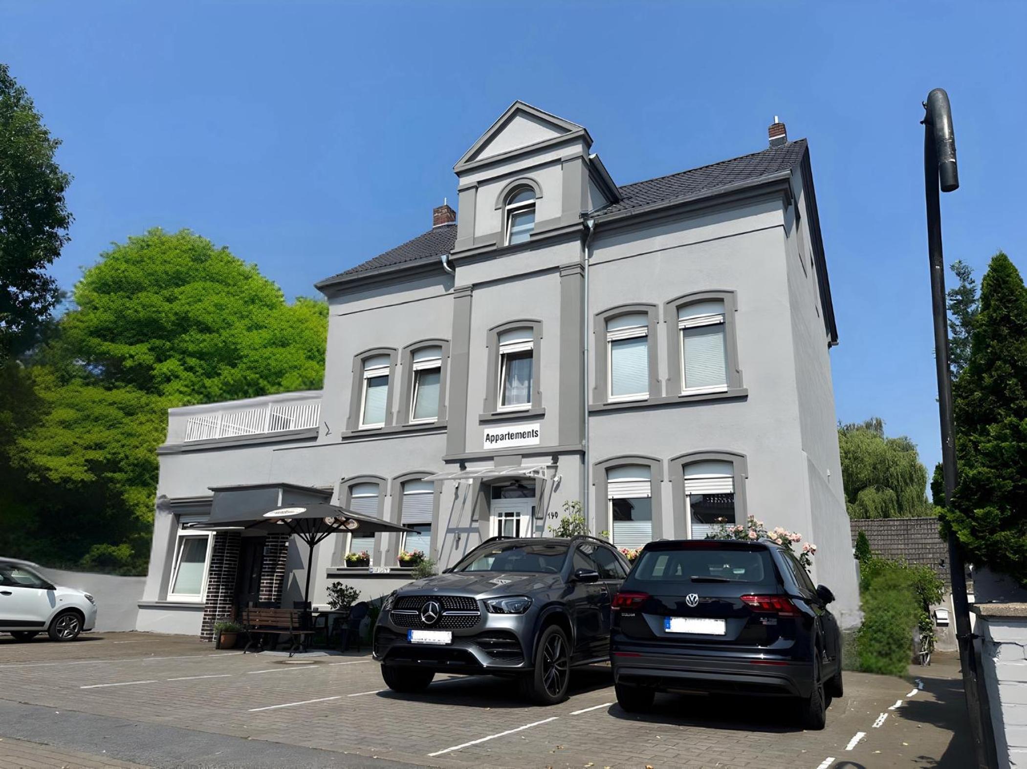 Haus Medaillon