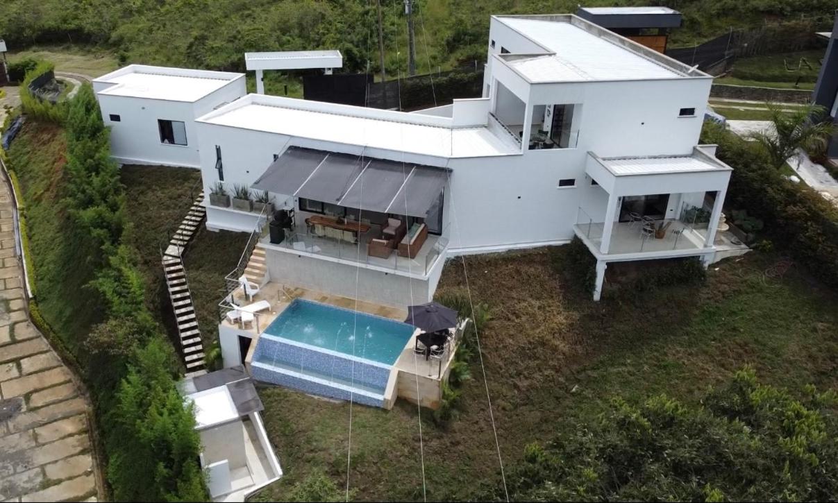 Finca Luxury Bali increíble vista al Lago Calima