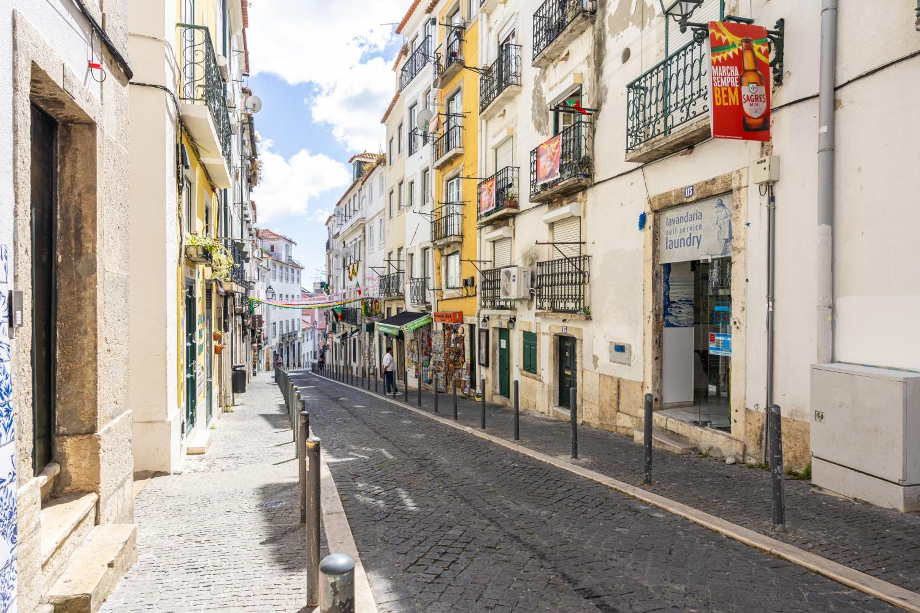 Crooked House Alfama