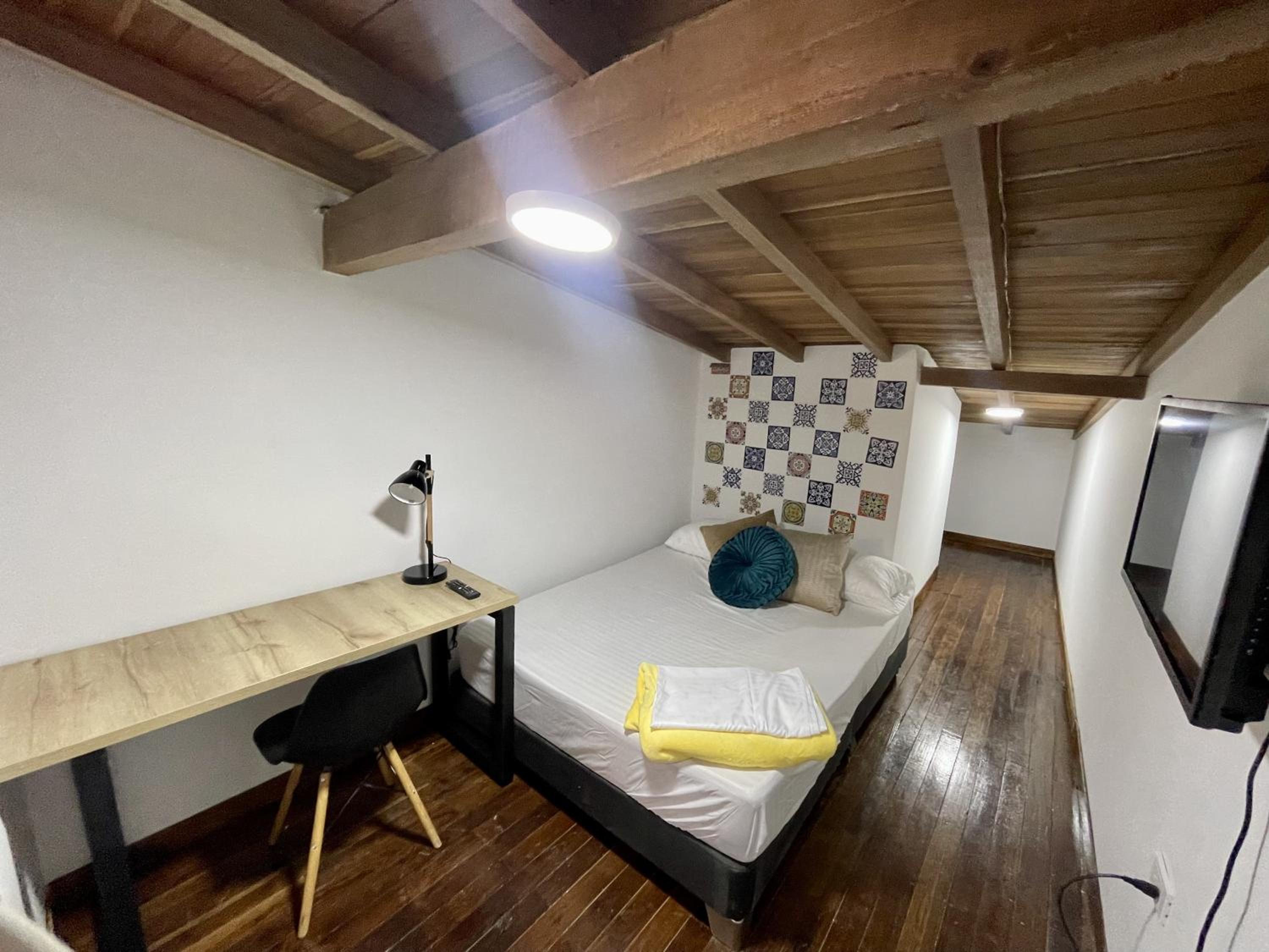 apartamento duplex con balcon y vista a la represa