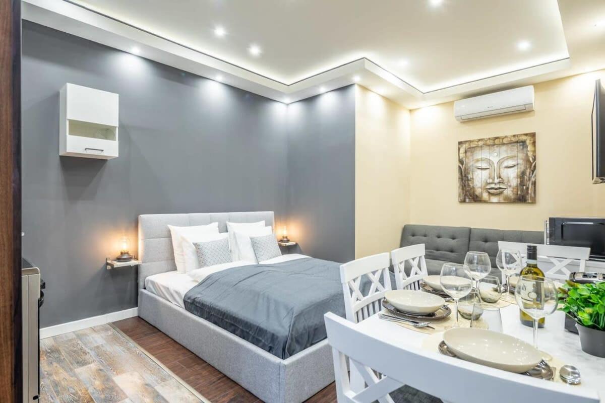 Cosy & Very Central apartment - with AC view 5