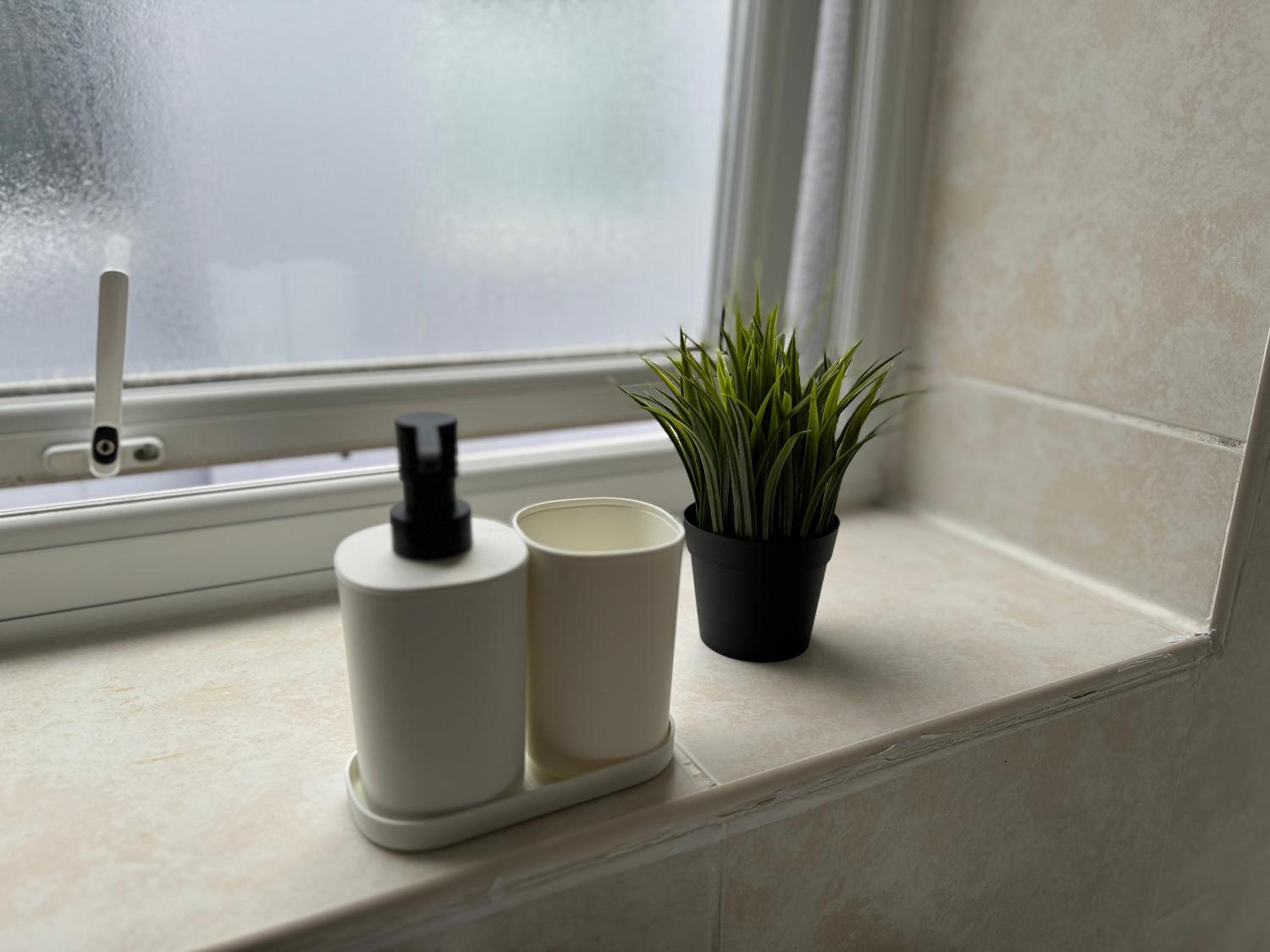 Group Bookings: Up To 30 Guests Across 5 Spacious Flats! Keyless Access Free Wifi & Parking