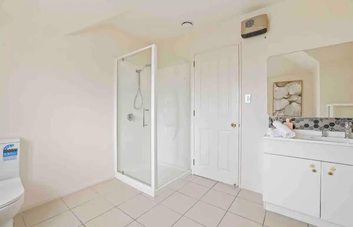A Great Location 4 bedrooms, quiet and comfort! view 2
