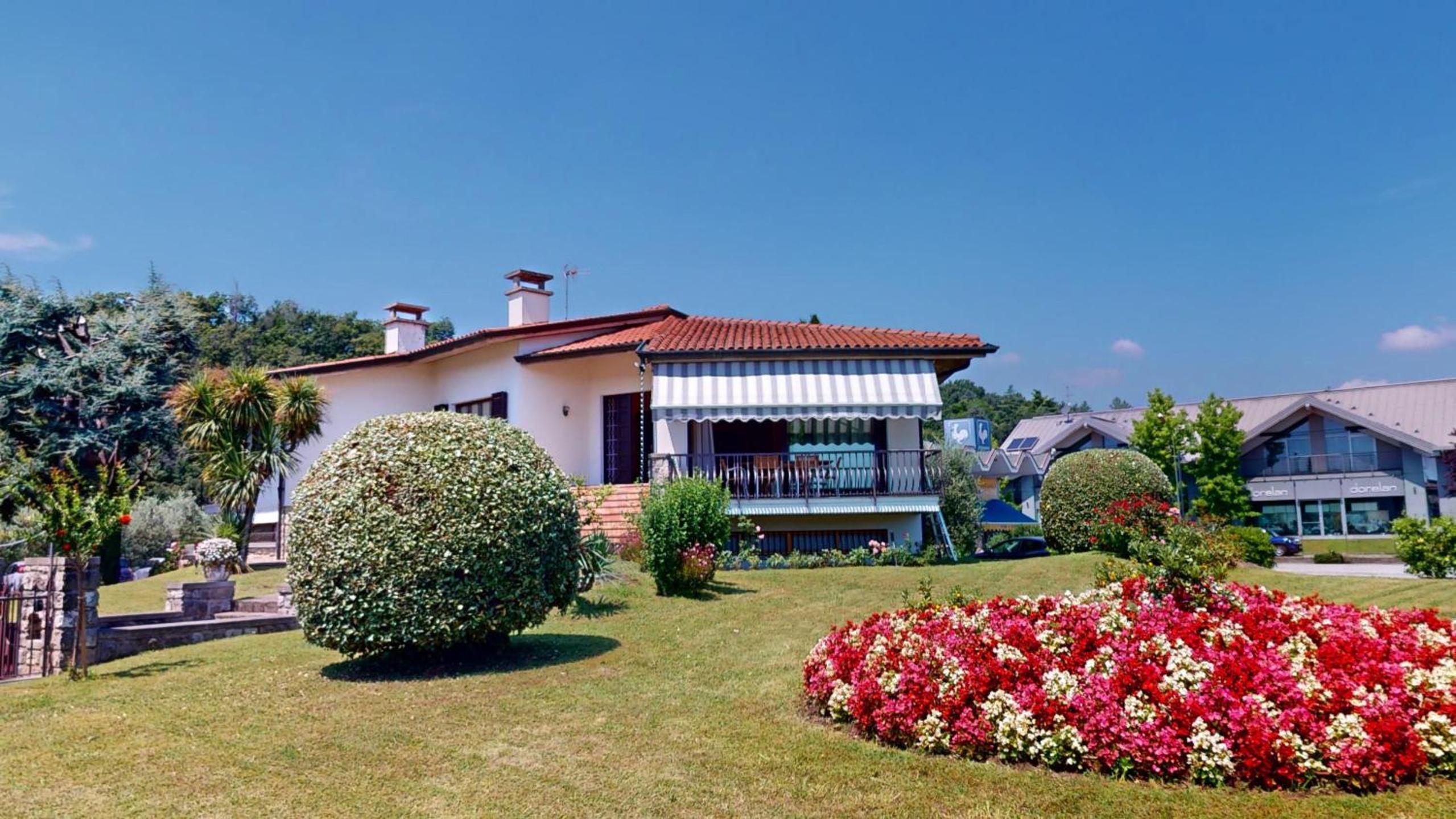 Villa Fiorita with olive groove a Puegnago - BGL view 2