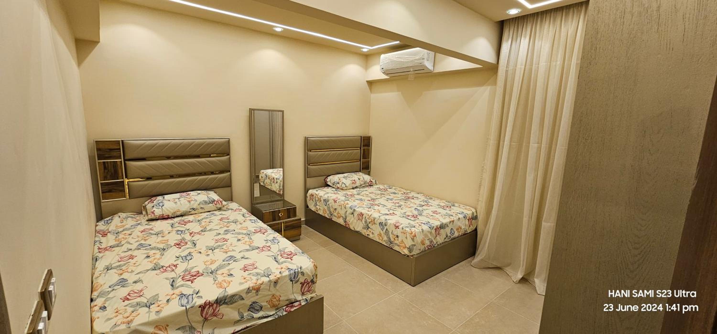 LATOYA Apartment
