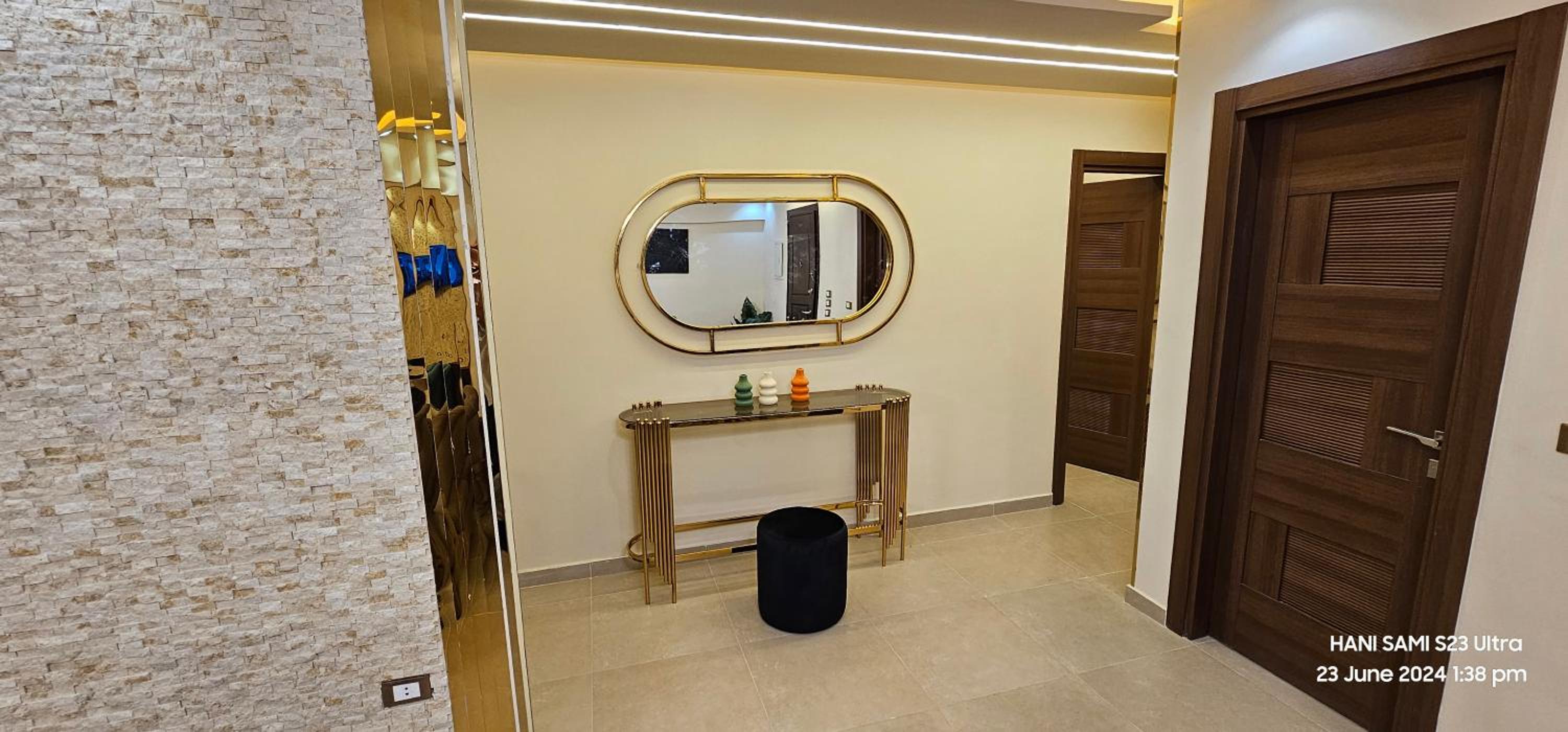 LATOYA Apartment