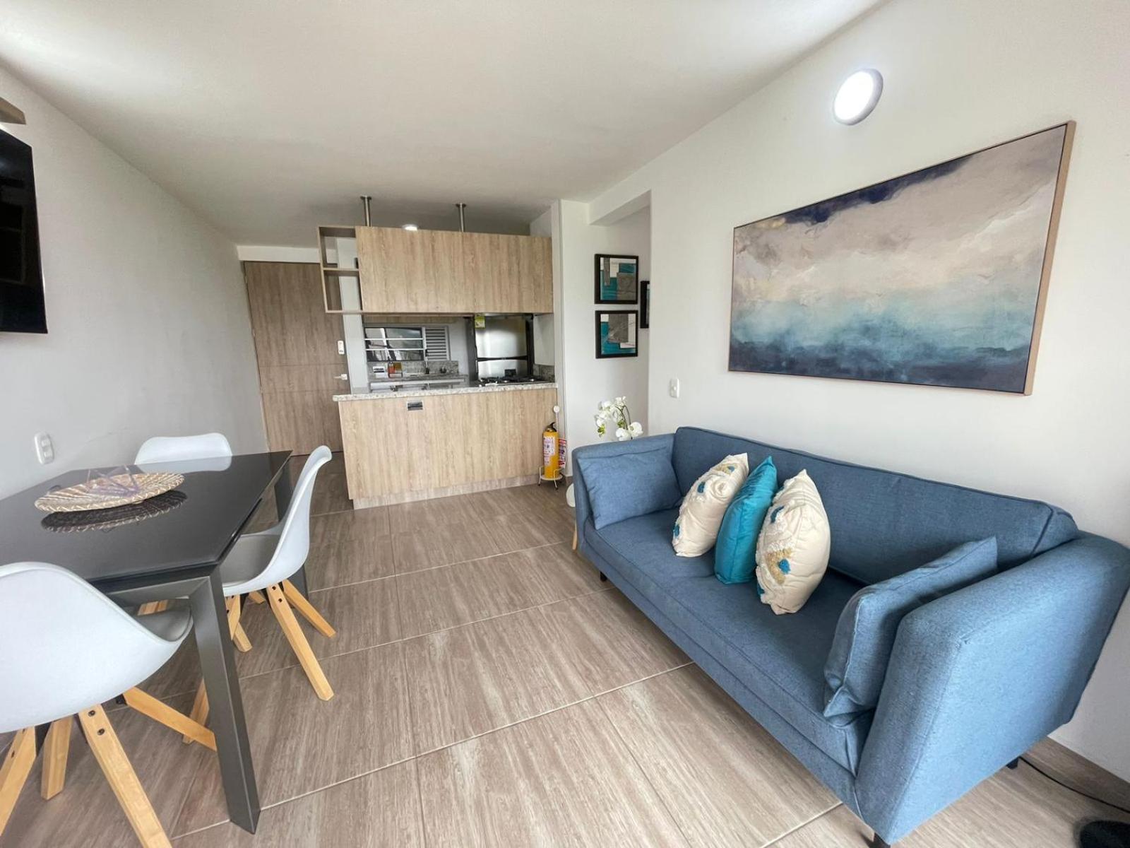 M806- Hermoso y amplio apartamento en Av 19 norte