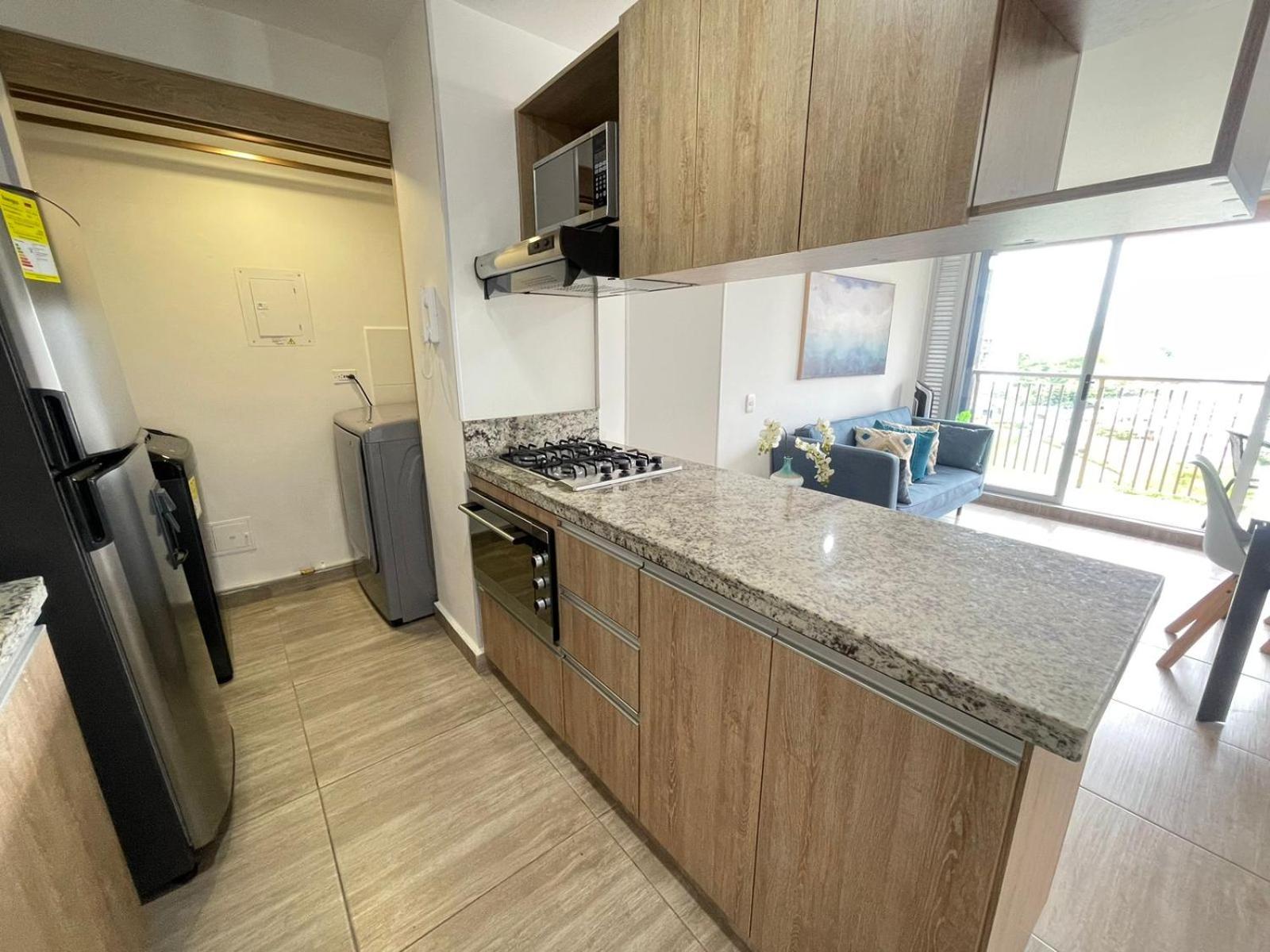 M806- Hermoso y amplio apartamento en Av 19 norte