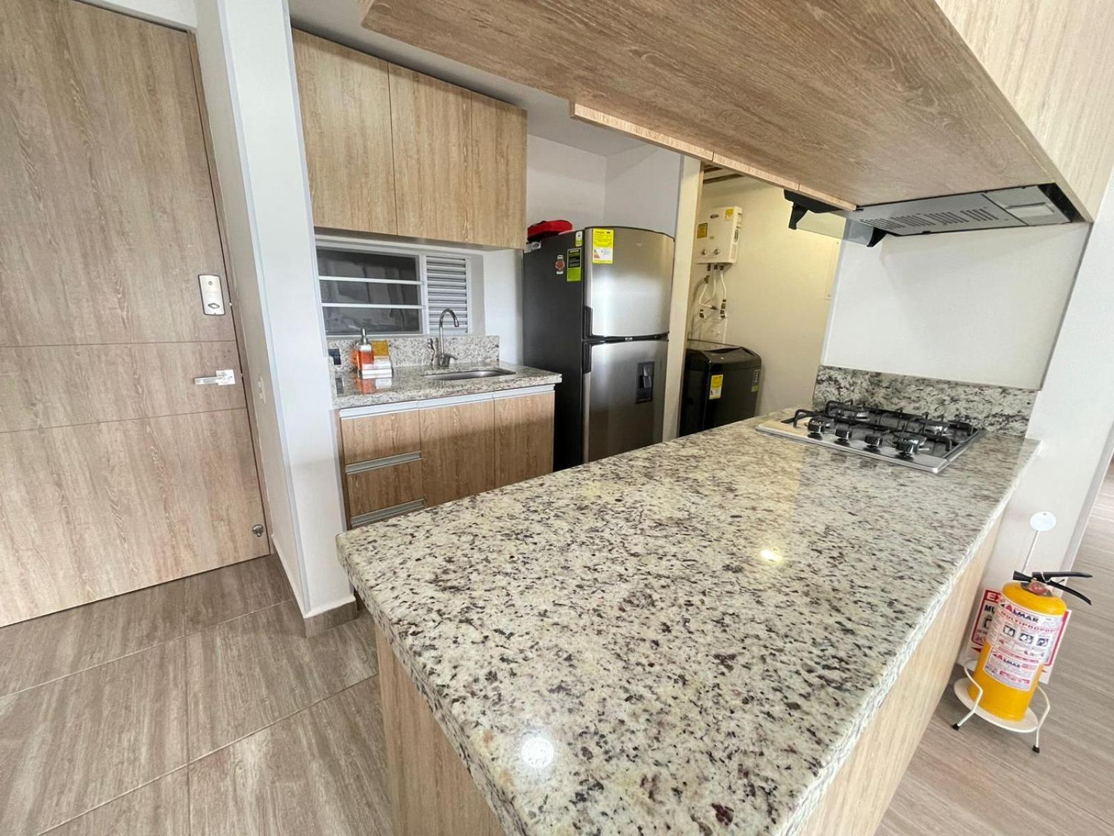 M806- Hermoso y amplio apartamento en Av 19 norte