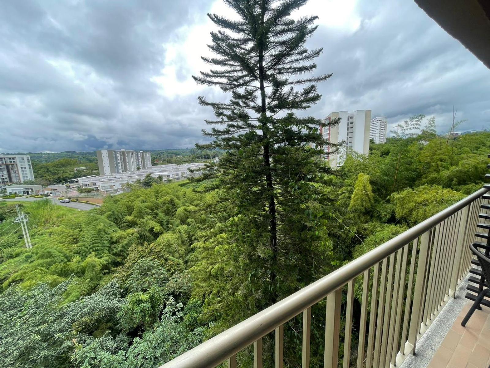 M806- Hermoso y amplio apartamento en Av 19 norte