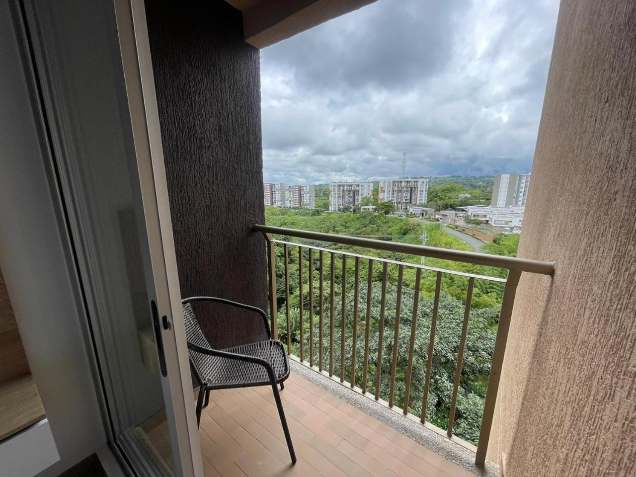 M806- Hermoso y amplio apartamento en Av 19 norte
