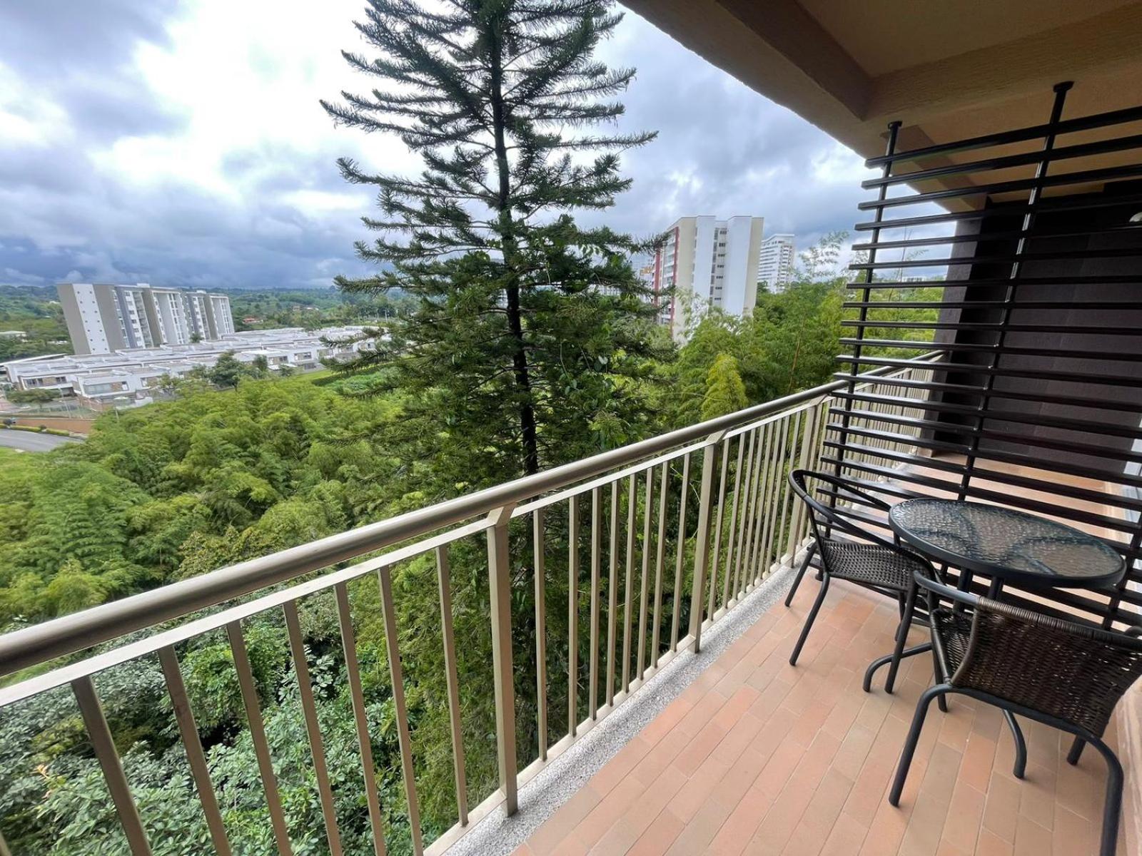 M806- Hermoso y amplio apartamento en Av 19 norte