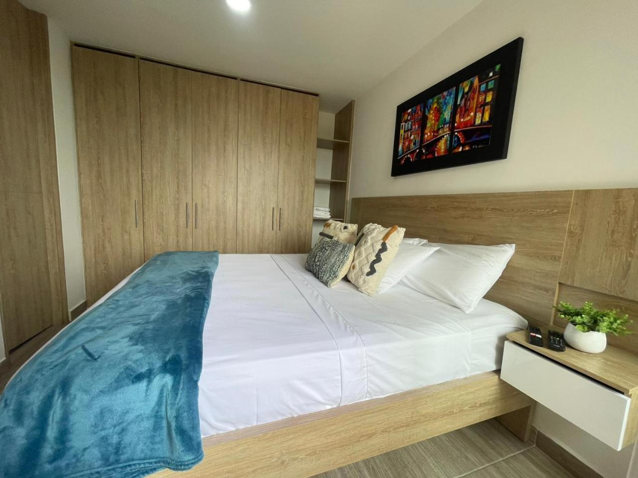 M806- Hermoso y amplio apartamento en Av 19 norte