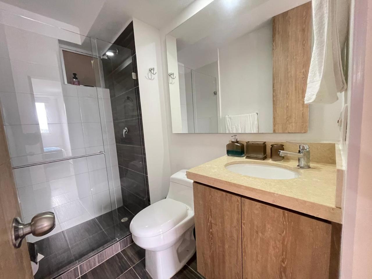 M806- Hermoso y amplio apartamento en Av 19 norte