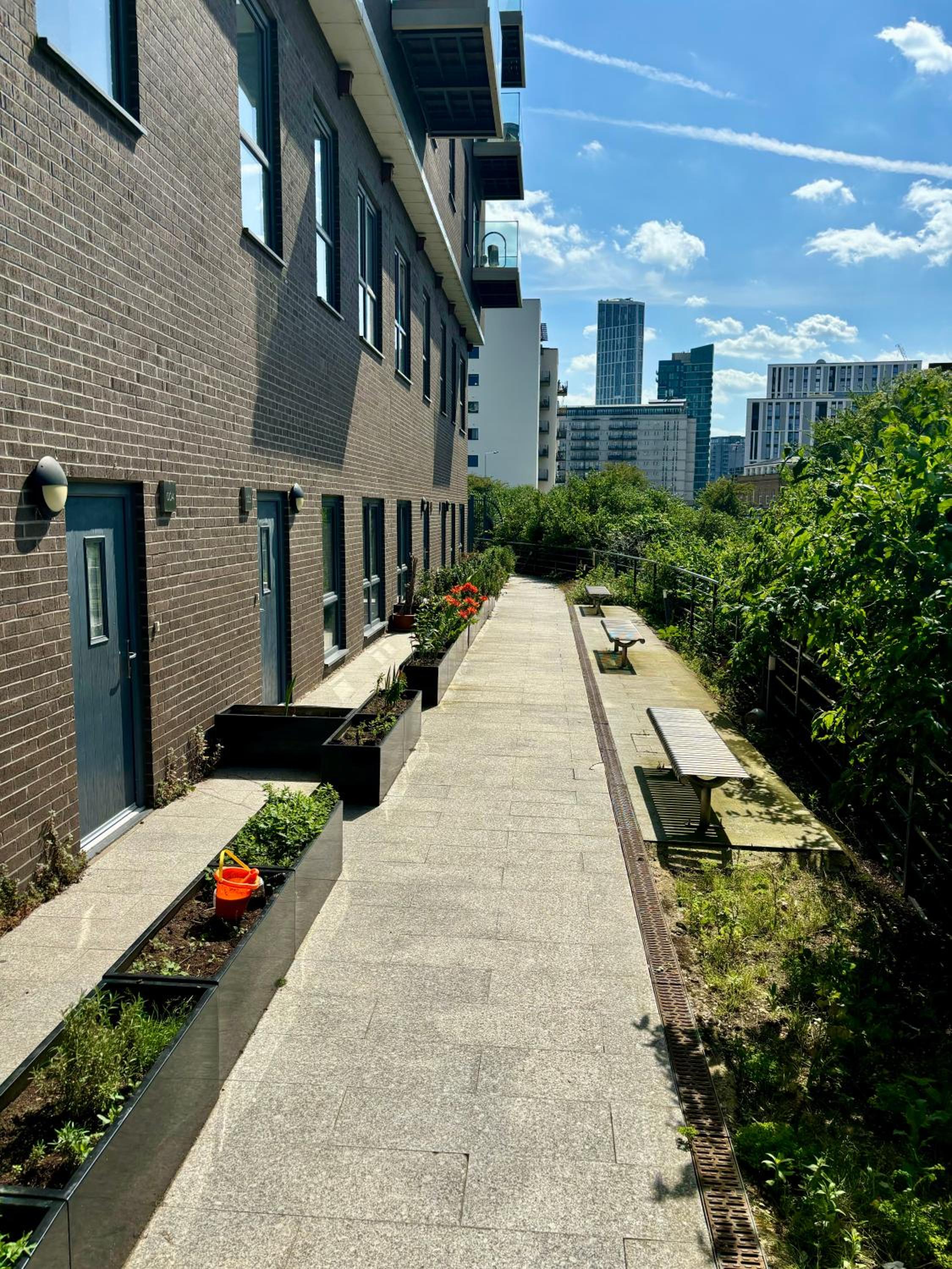 Two double bedroom duplex flat view 4
