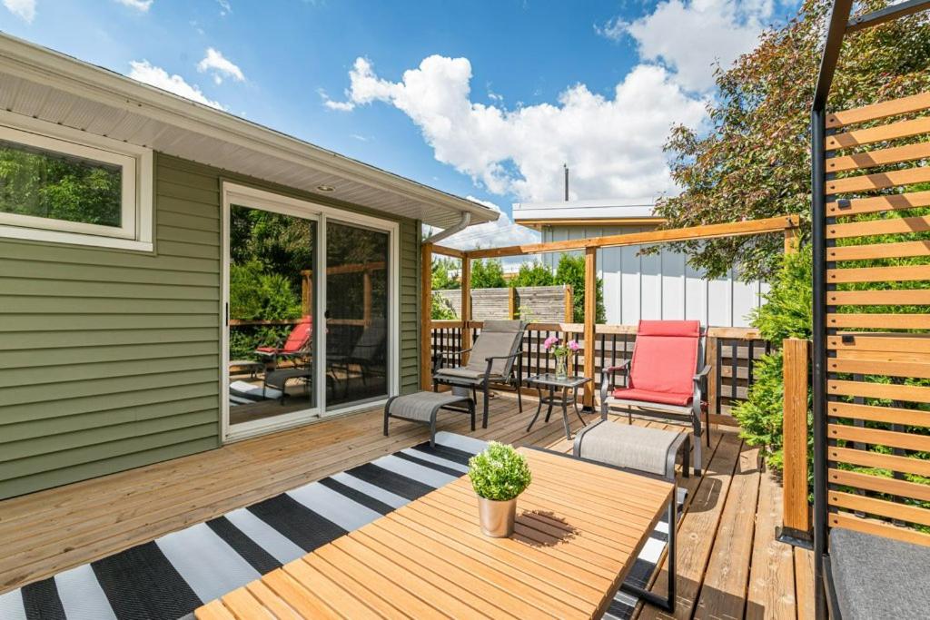 Garden Themed House Close to WEM