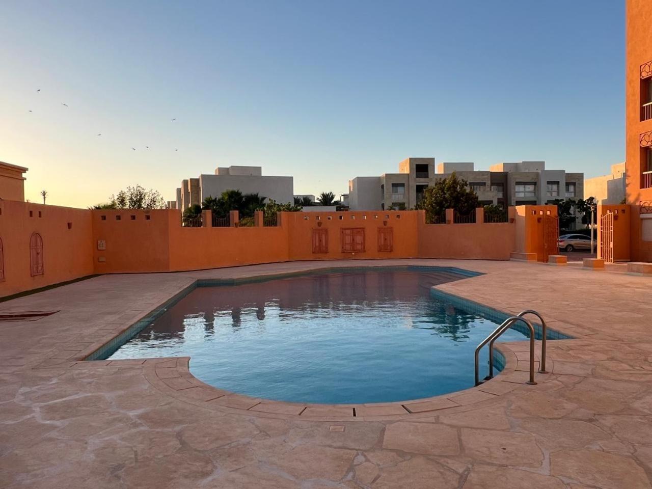 New marina elgouna mb32