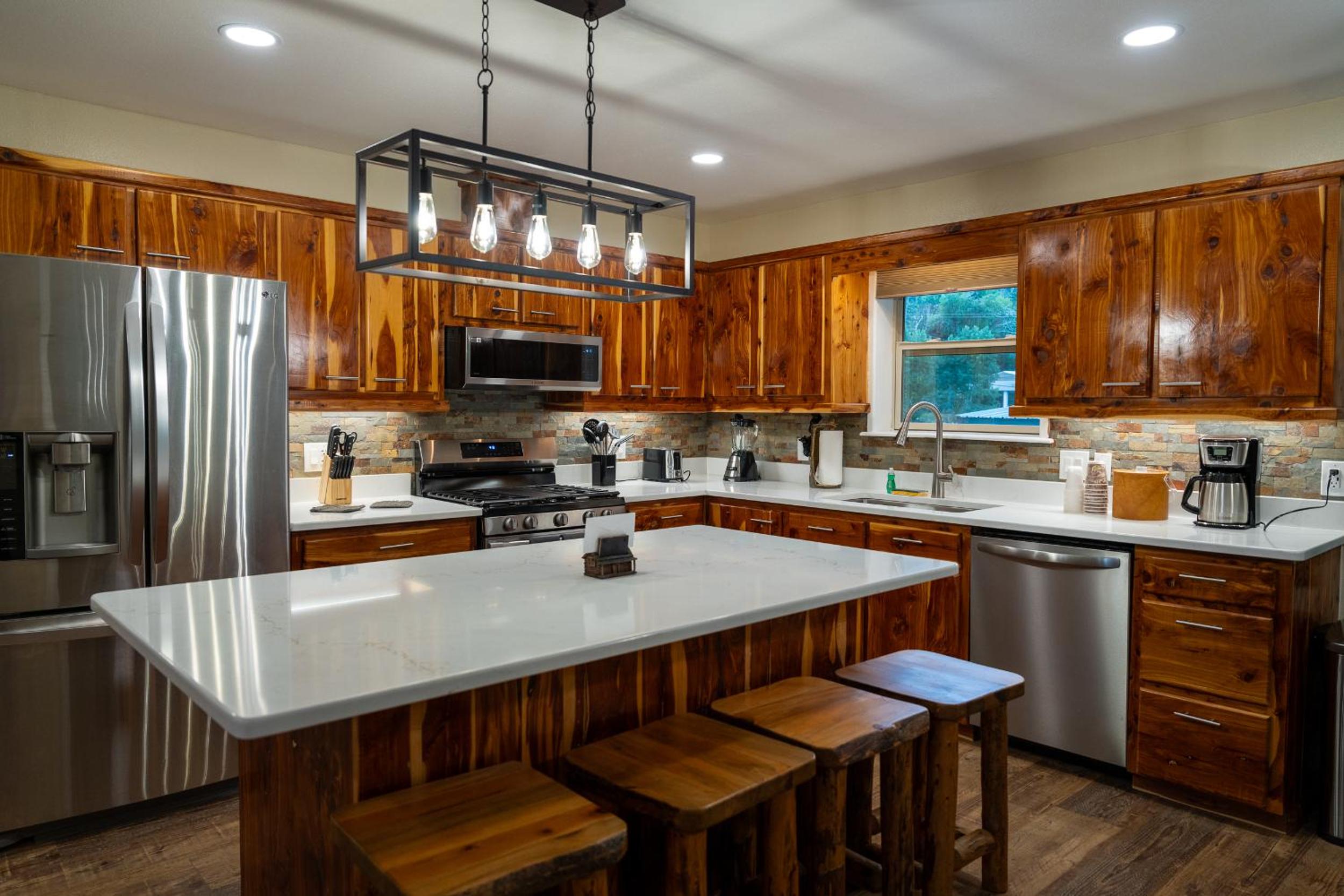 Ouray Riverside Resort - Inn & Cabins