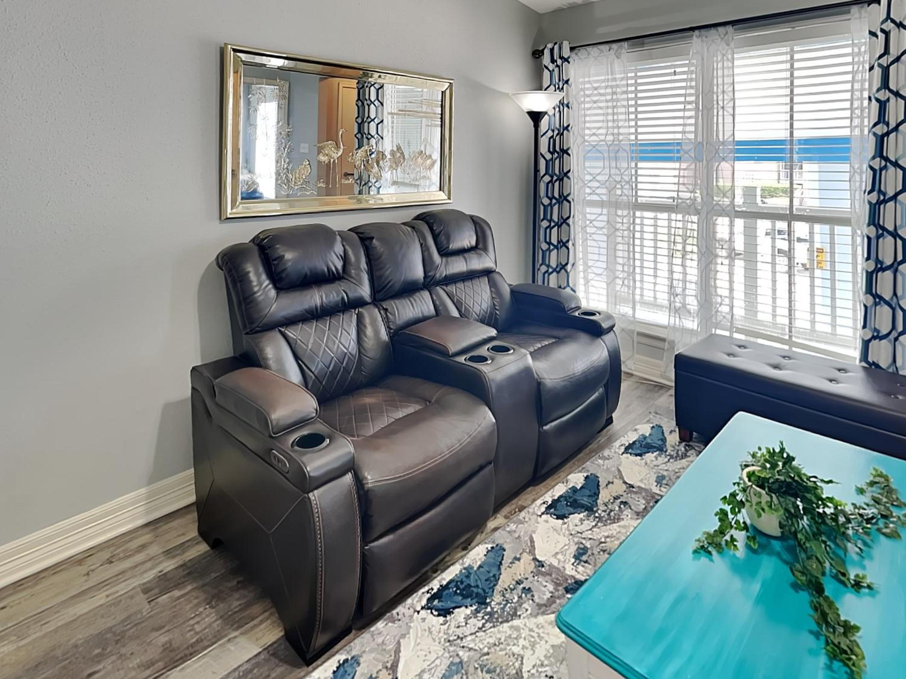 Palms At Cove View 1704 - Glowing Fun