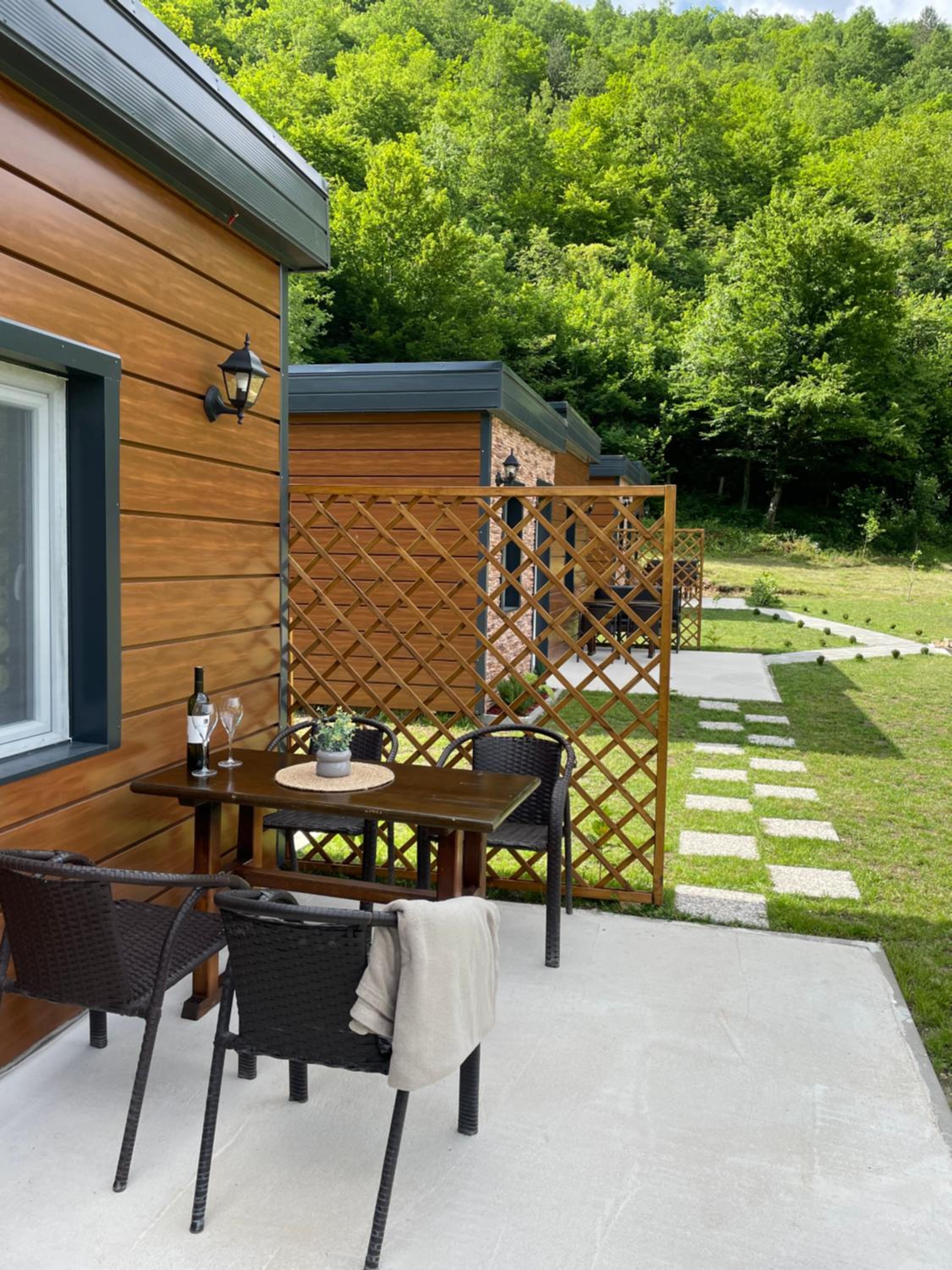 Bungalovi izvor Plive 2