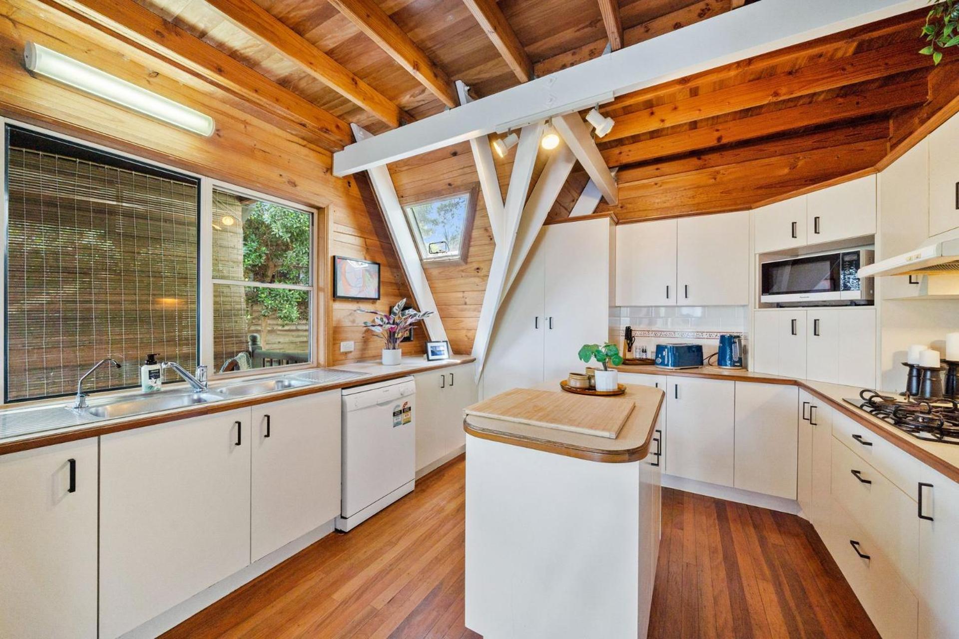 Lovat House by Discover Stradbroke