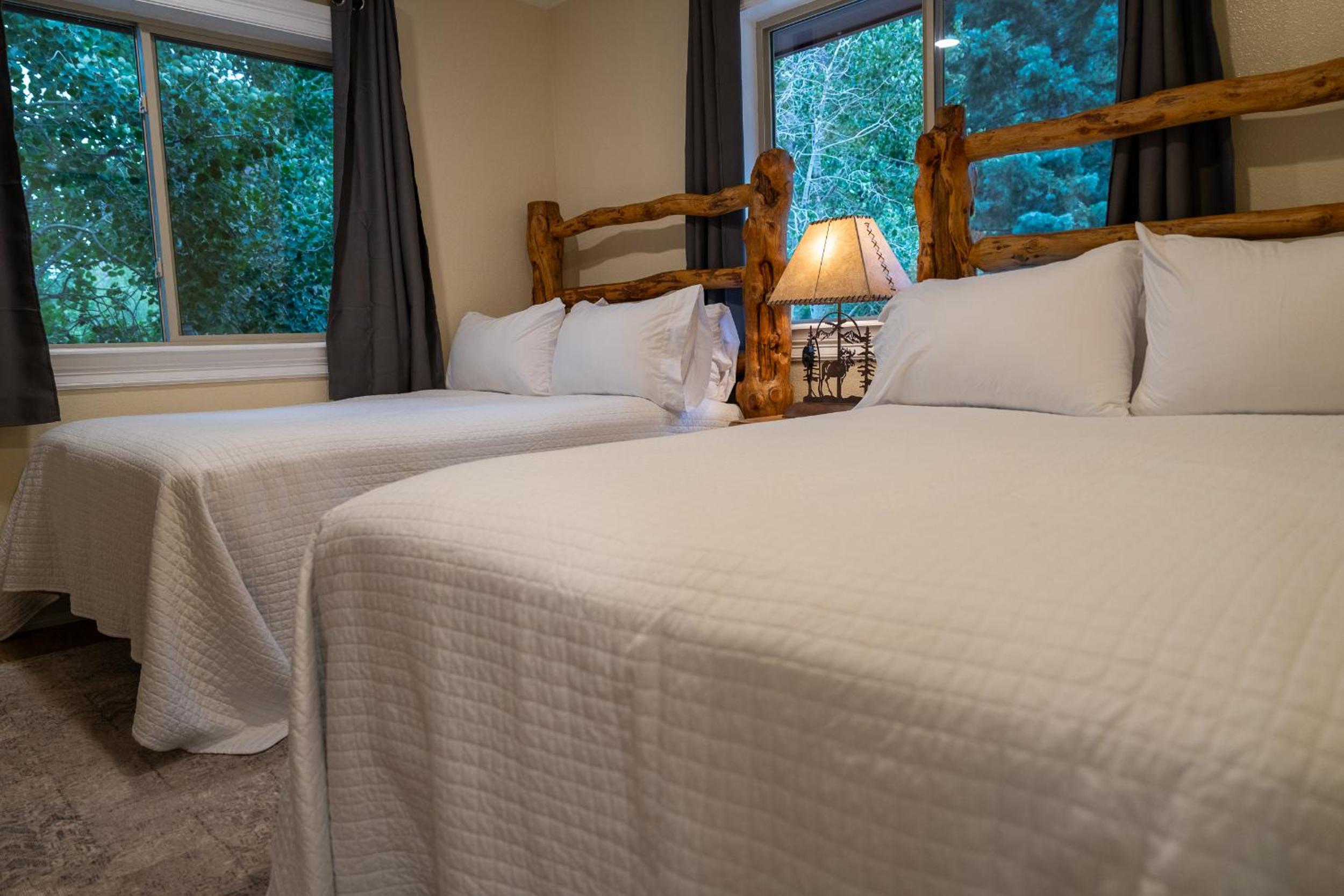 Ouray Riverside Resort - Inn & Cabins