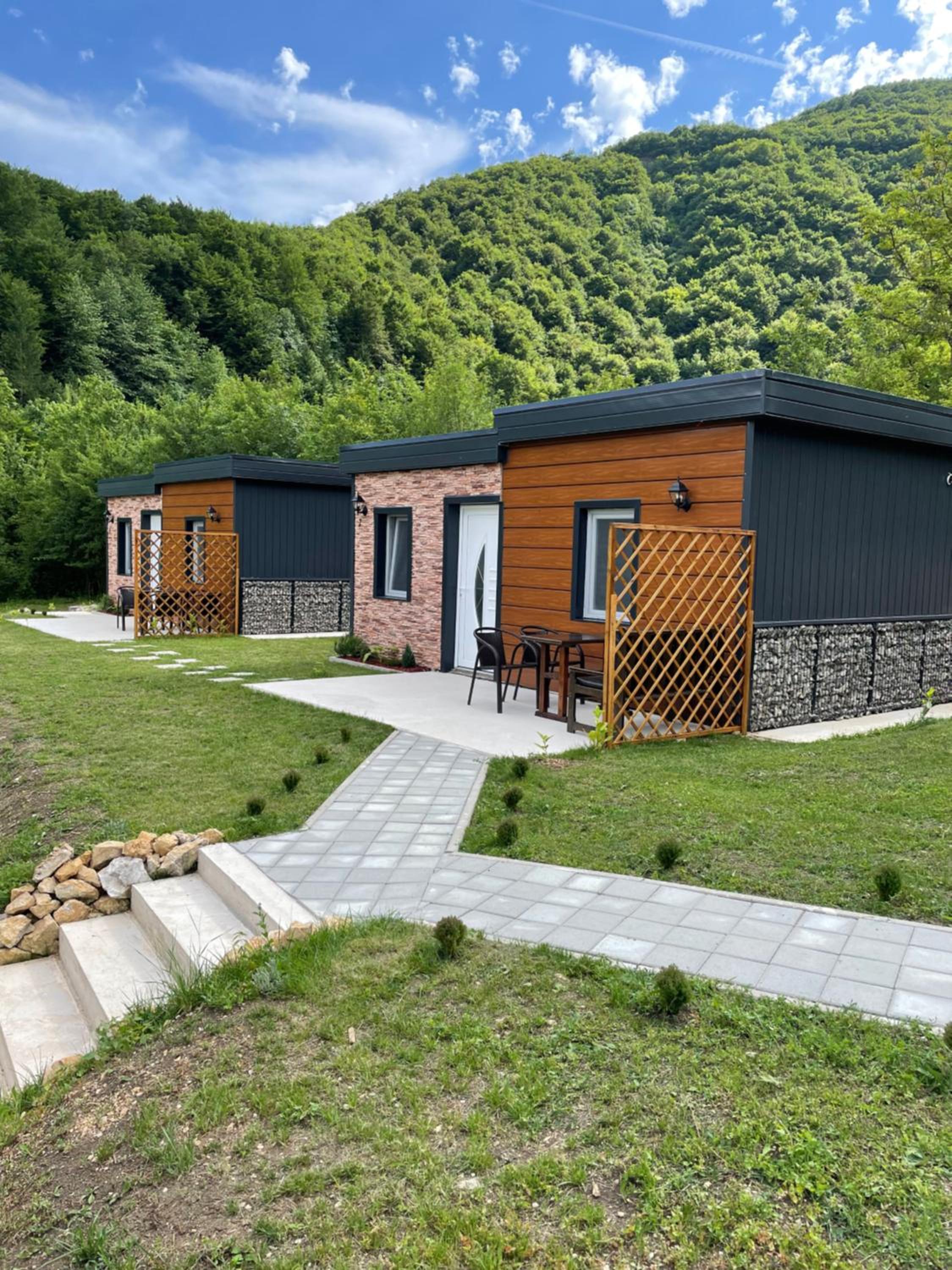 Bungalovi izvor Plive 3