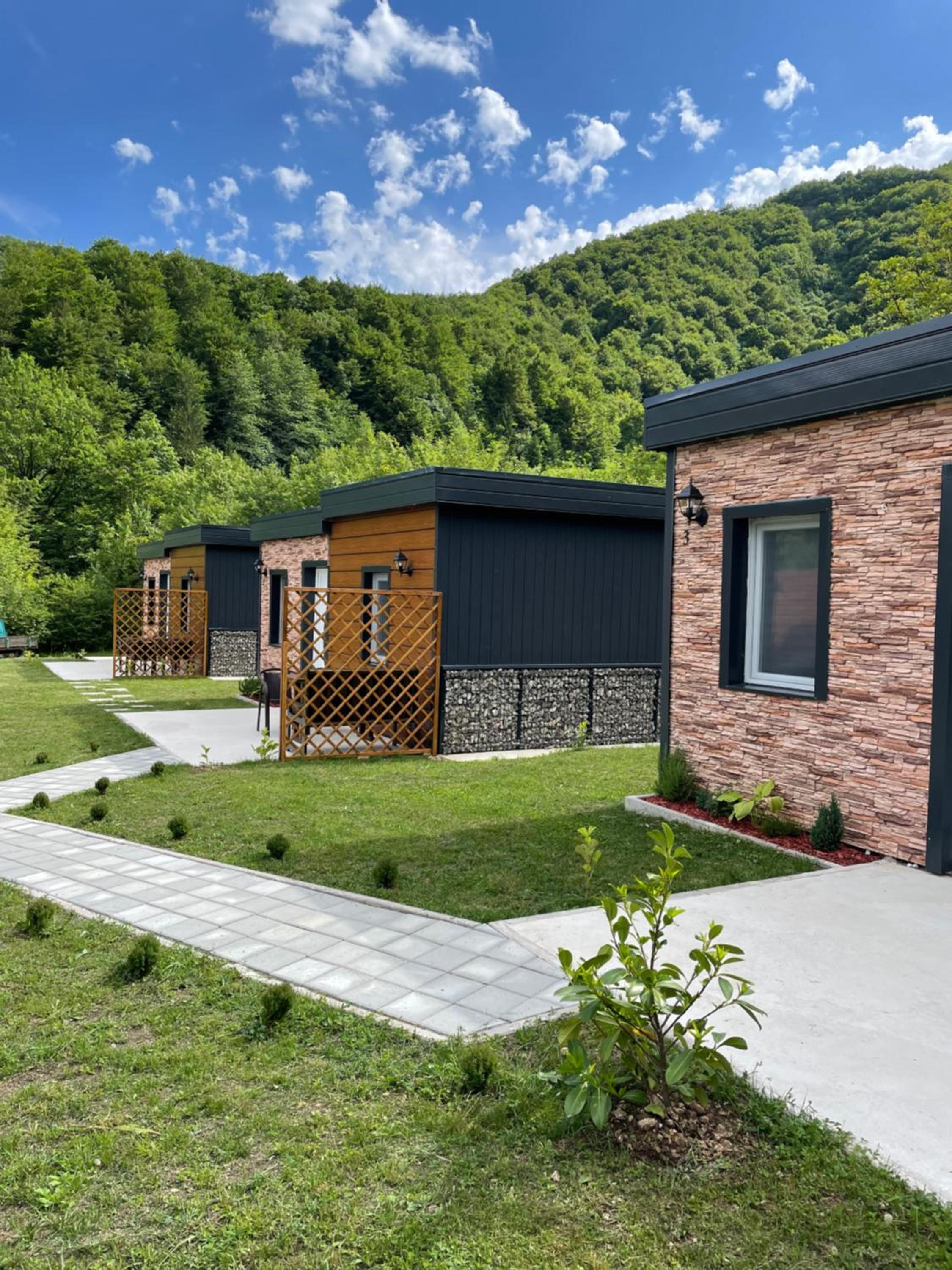Bungalovi izvor Plive 3