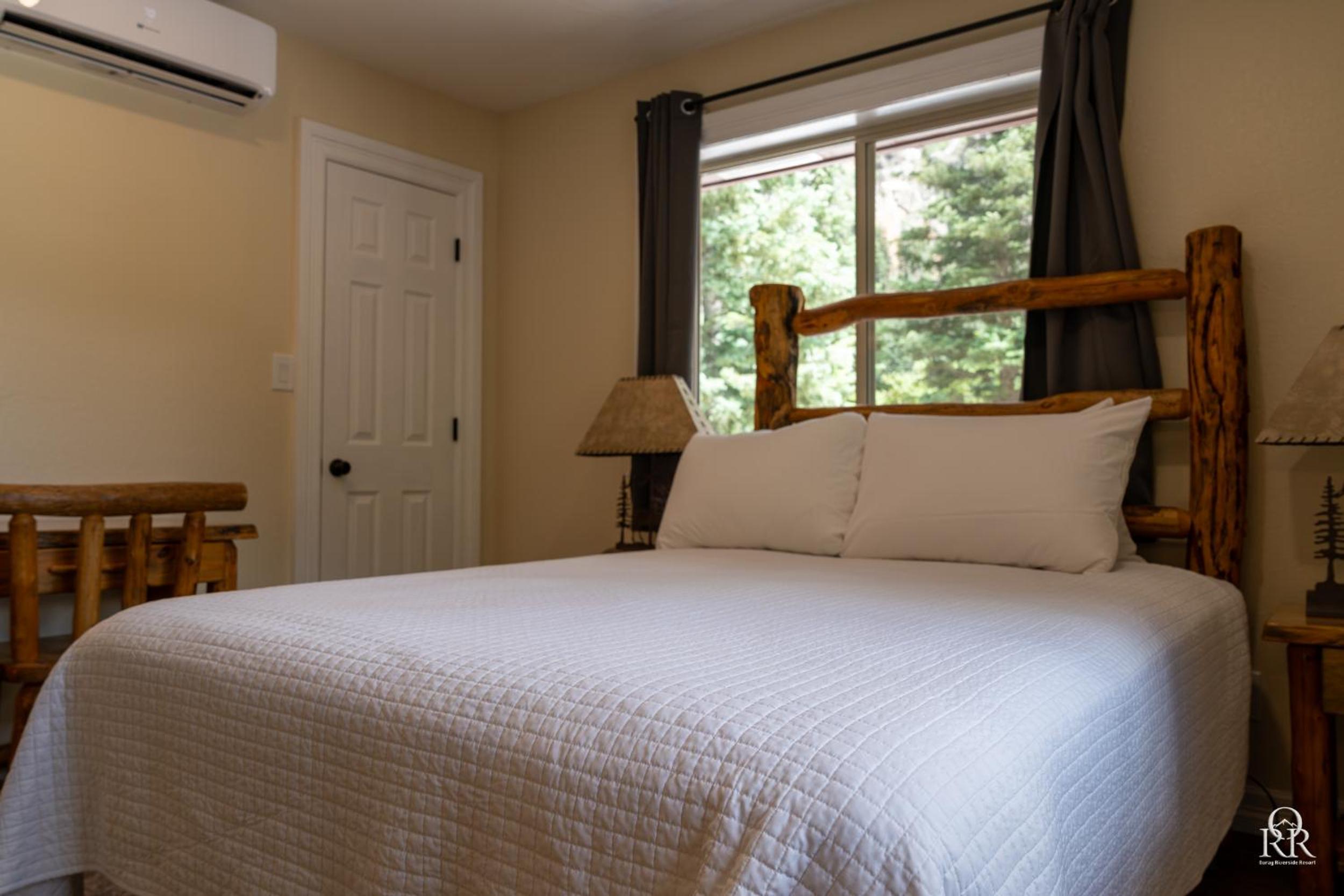 Ouray Riverside Resort - Inn & Cabins