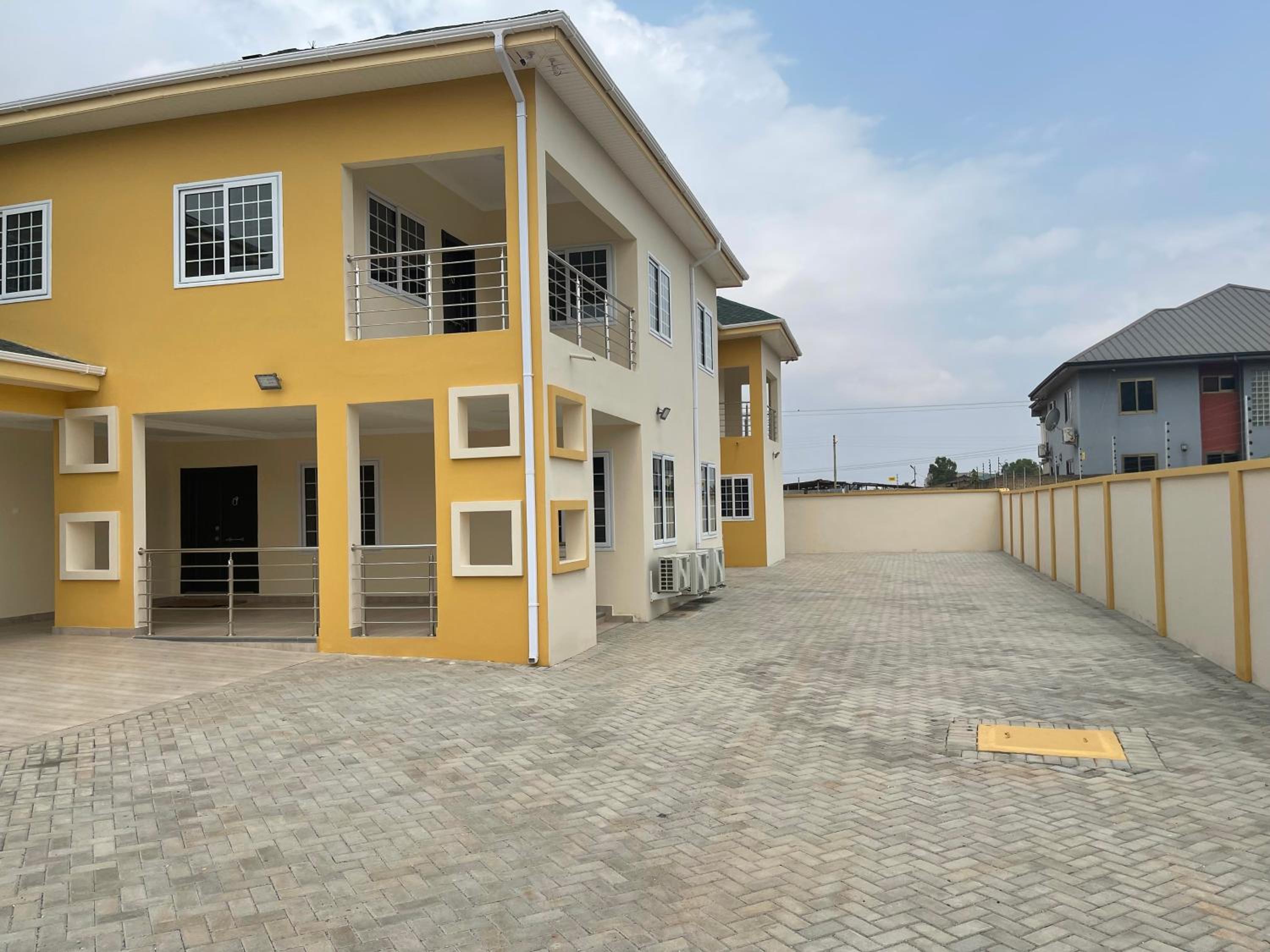 Summit Residence