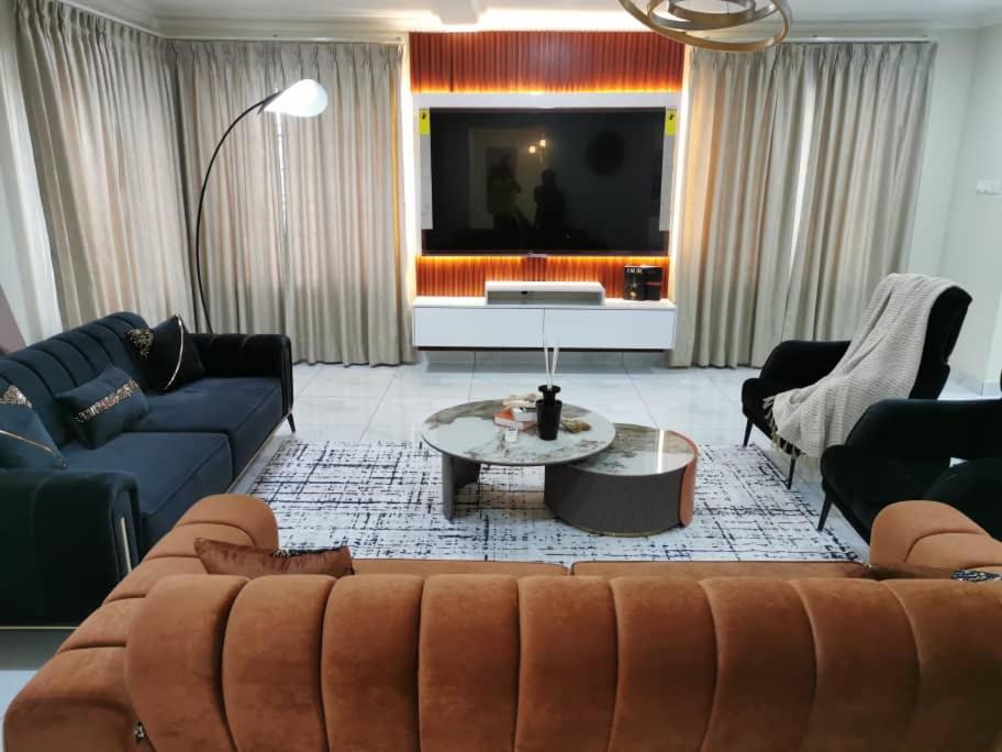 Summit Residence