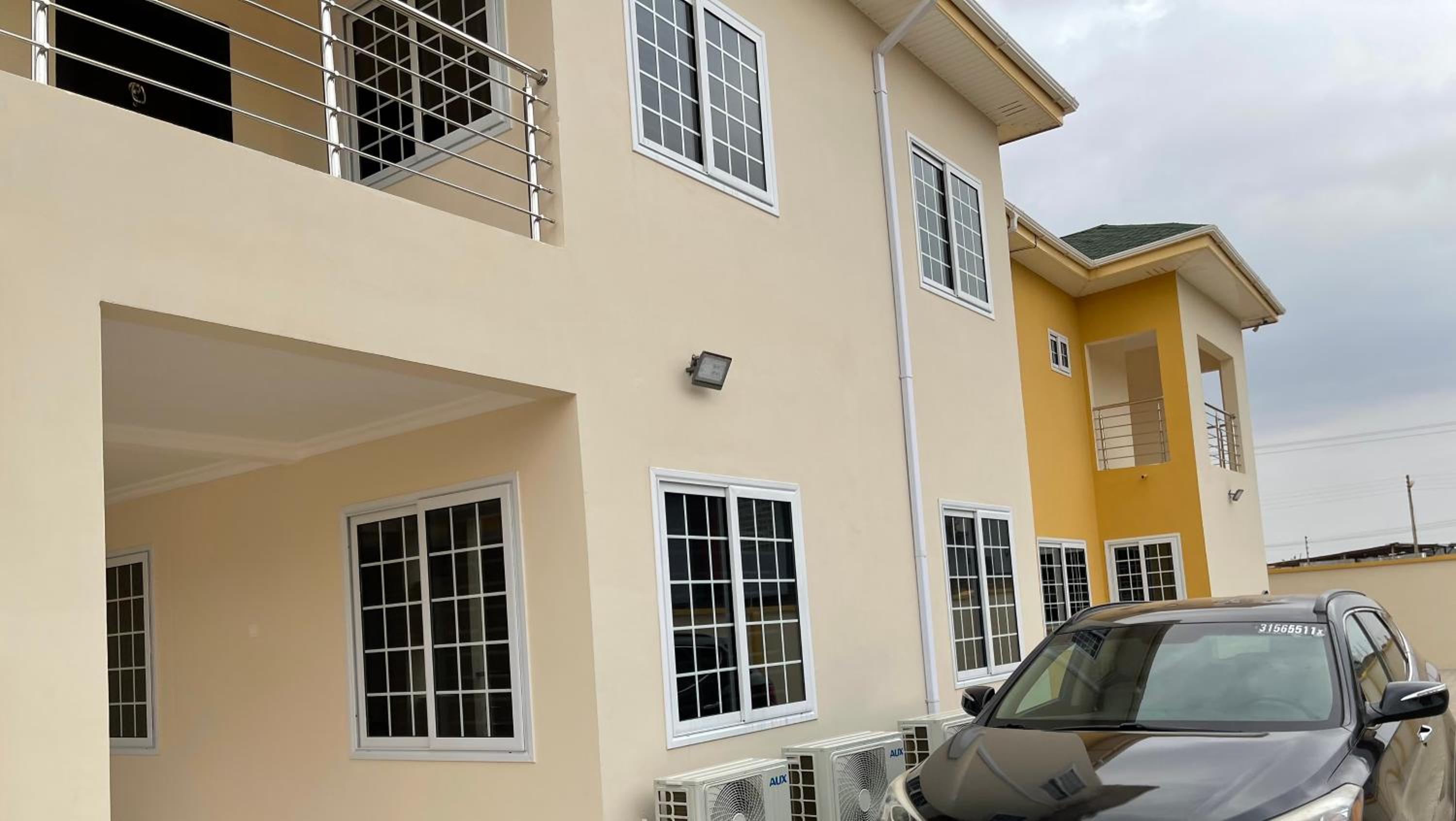 Summit Residence
