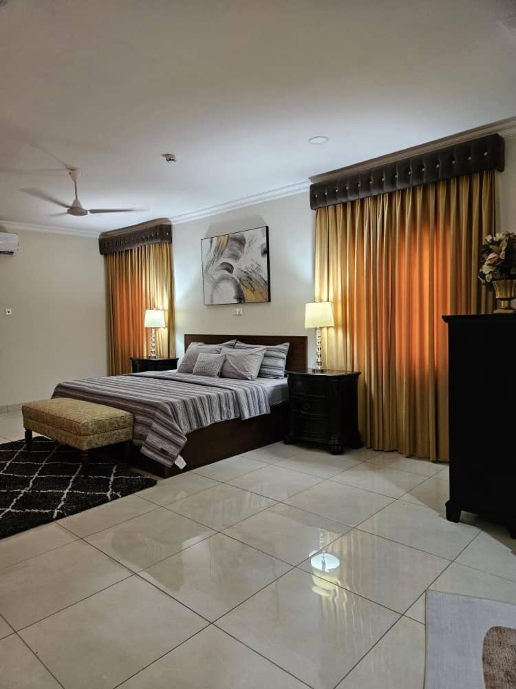 Summit Residence