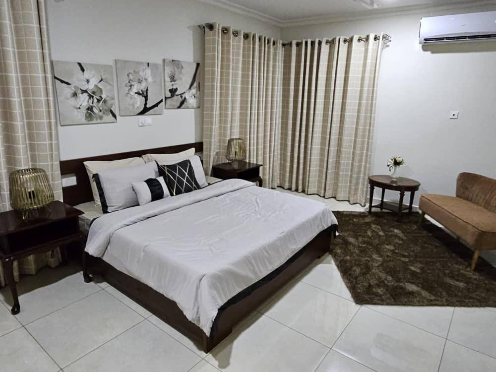 Summit Residence