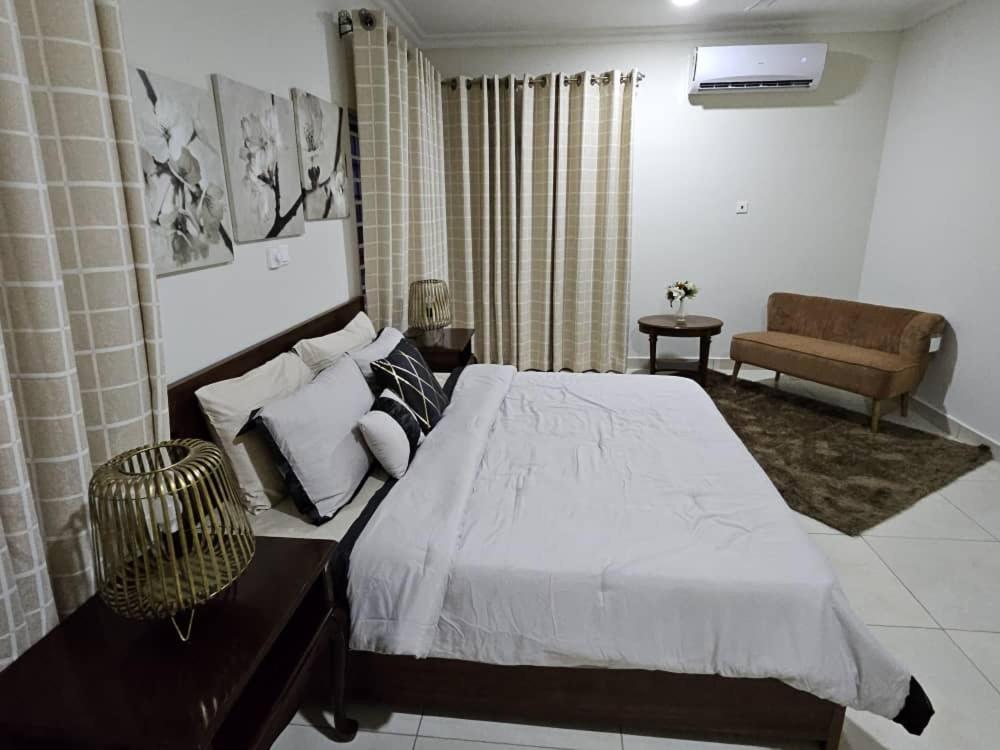 Summit Residence