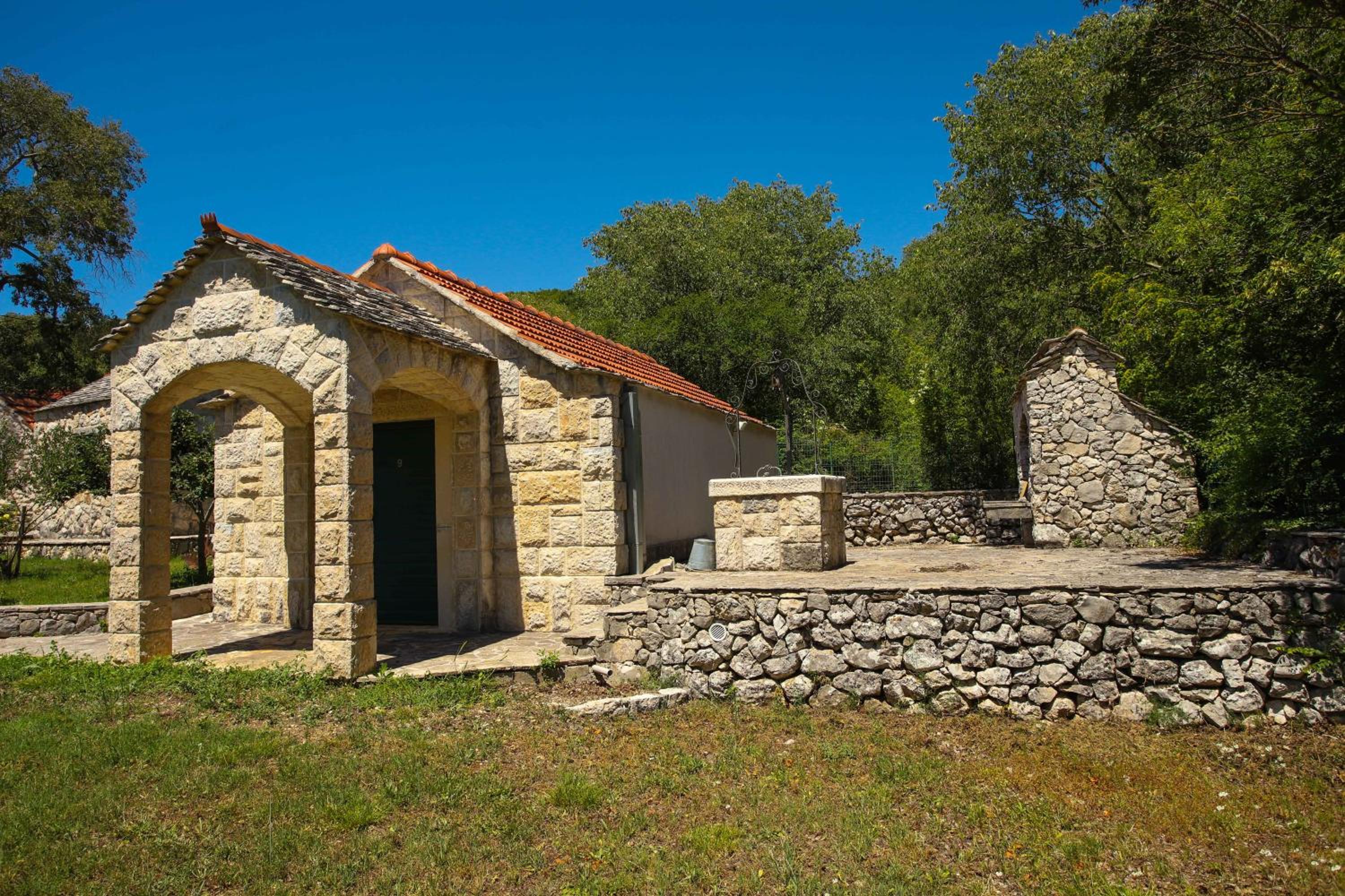 Villa IDOL