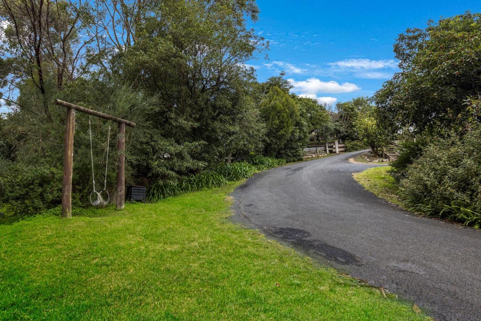 Jetty View - Bellbird Cabin