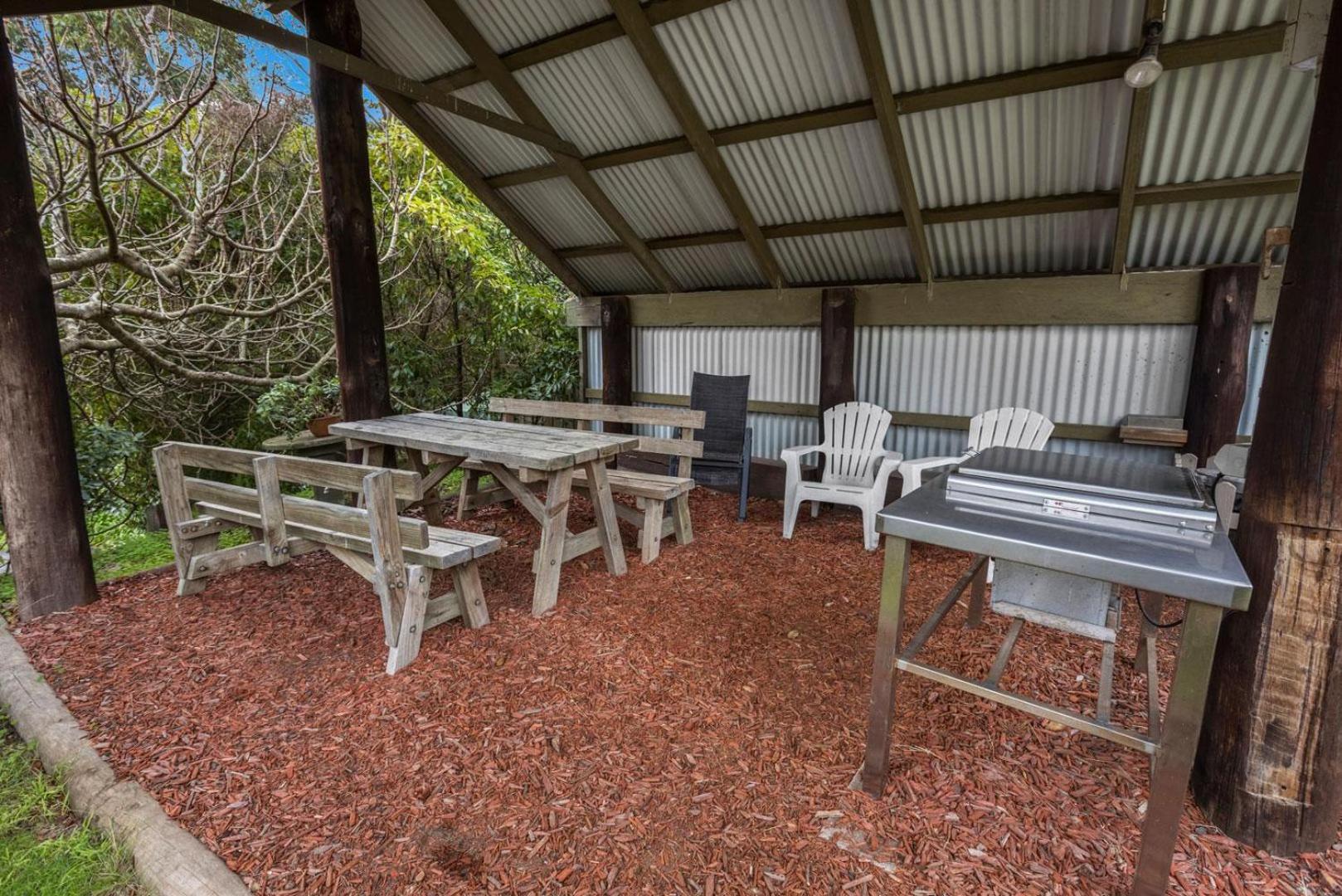Jetty View - Lorikeet Cabin