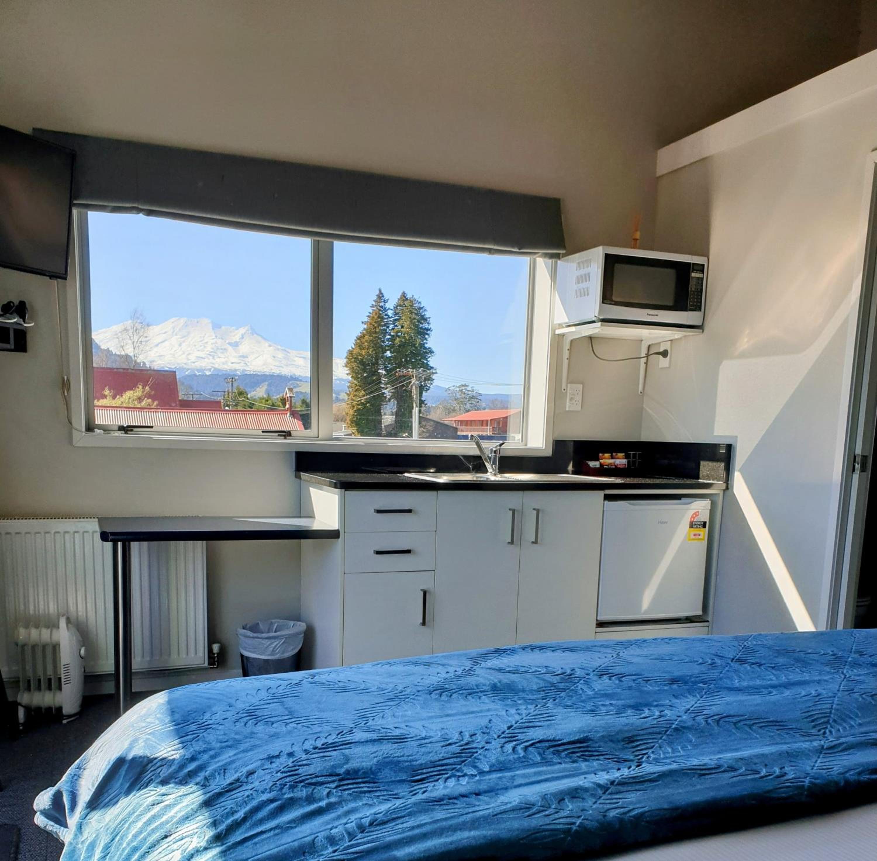 LKNZ Lodge & Cafe