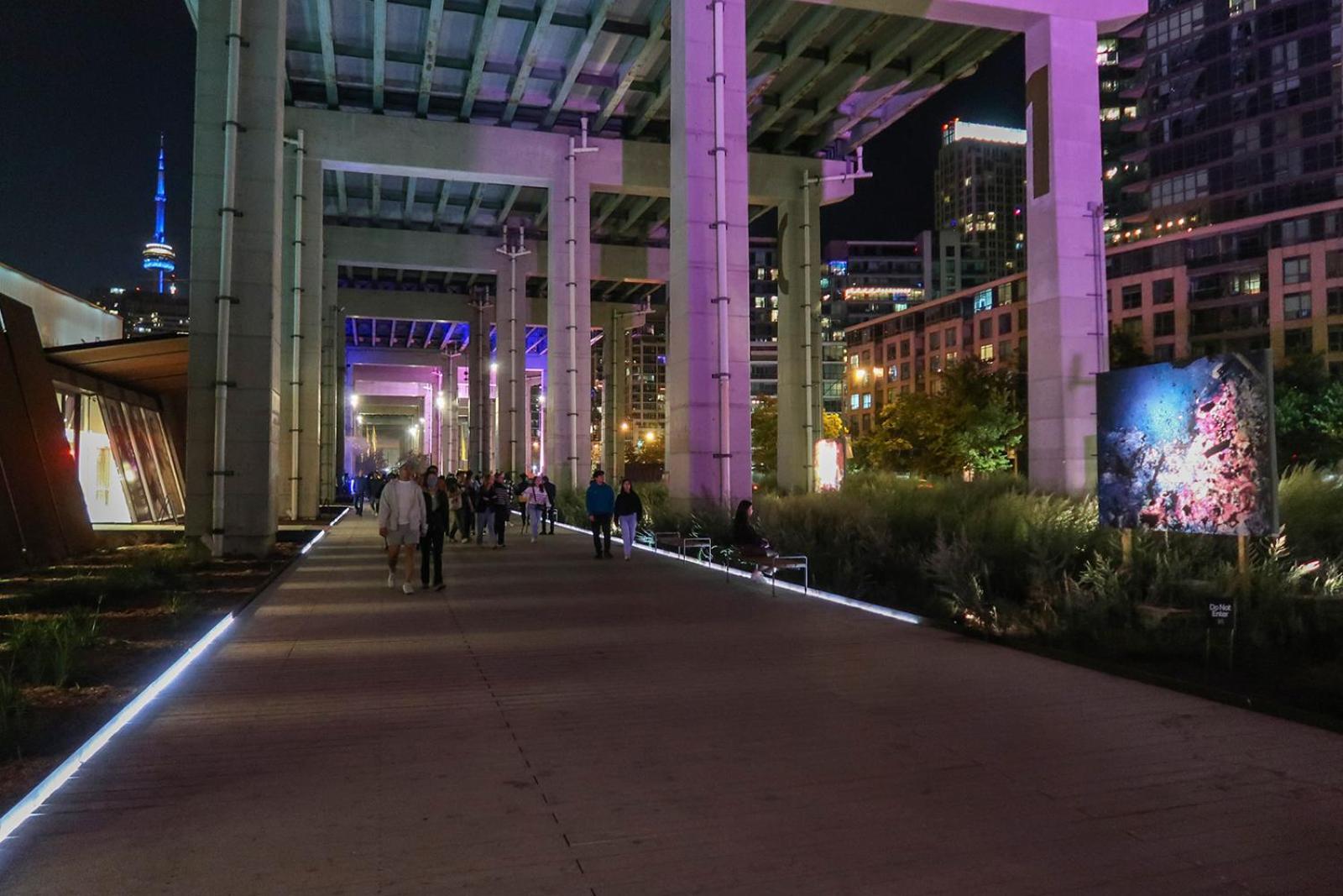 Modern 2BR Downtown Condo, Lakeshore, Exhibition Place, Fort York