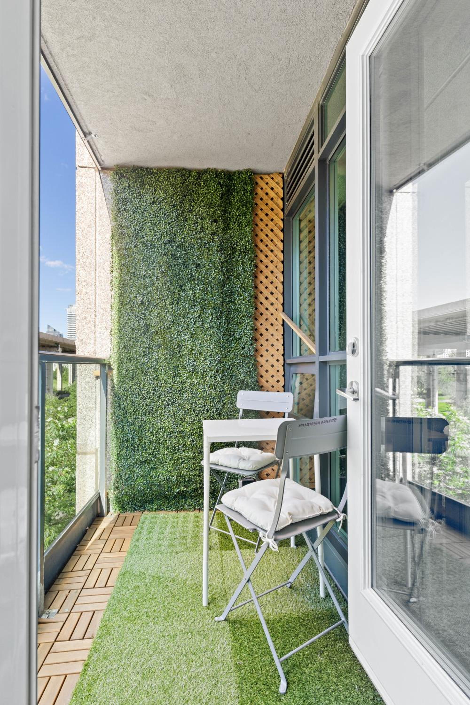 Modern 2BR Downtown Condo, Lakeshore, Exhibition Place, Fort York
