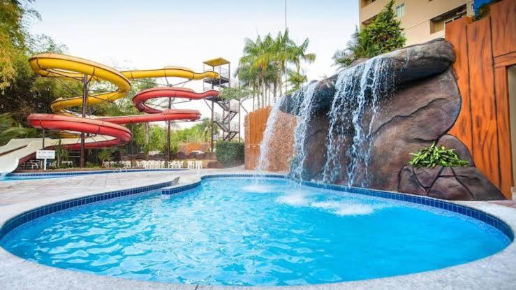 Apto 3 Quartos no Golden Dolphin