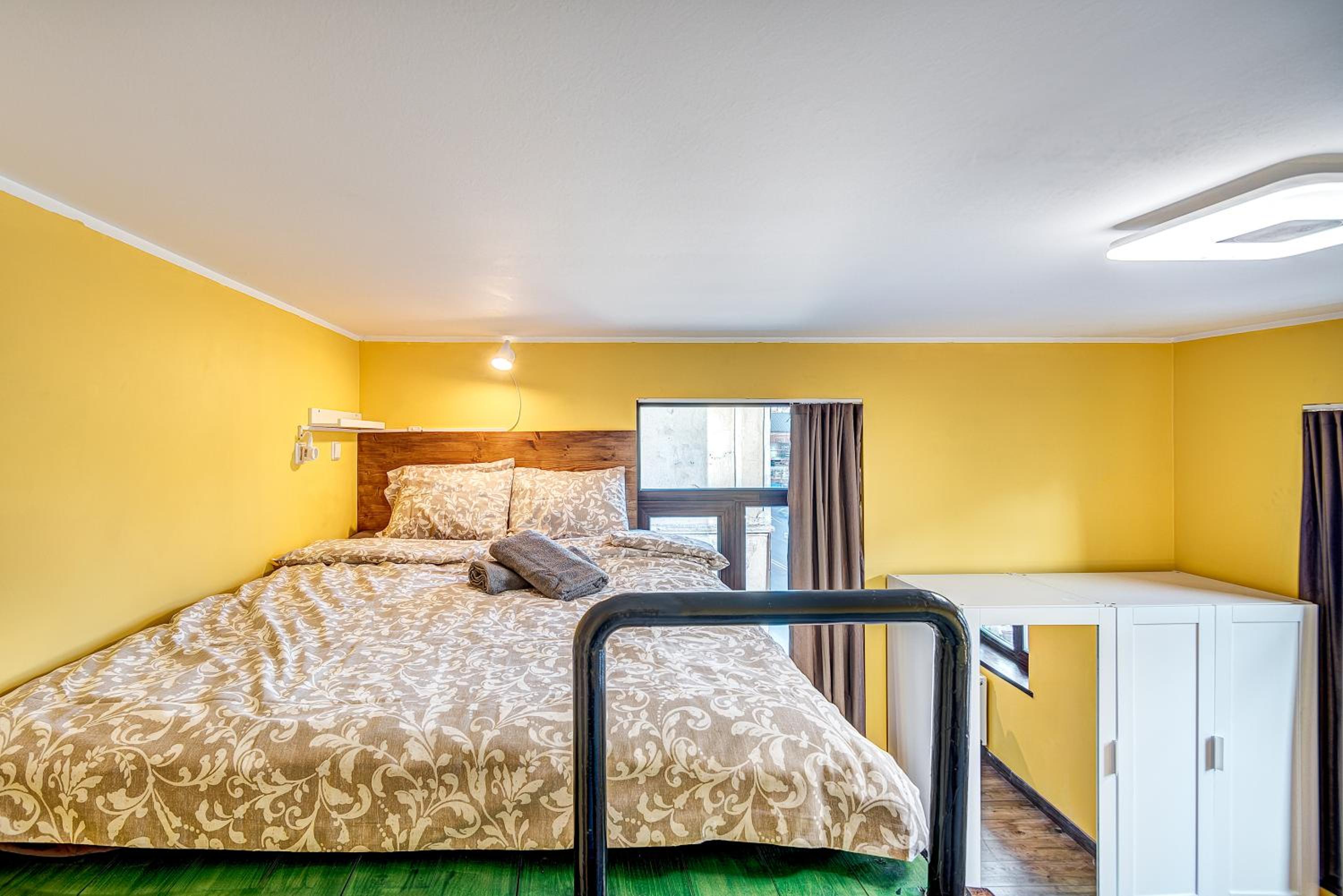 SAUNA 4 bedrooms Apartment with Parking