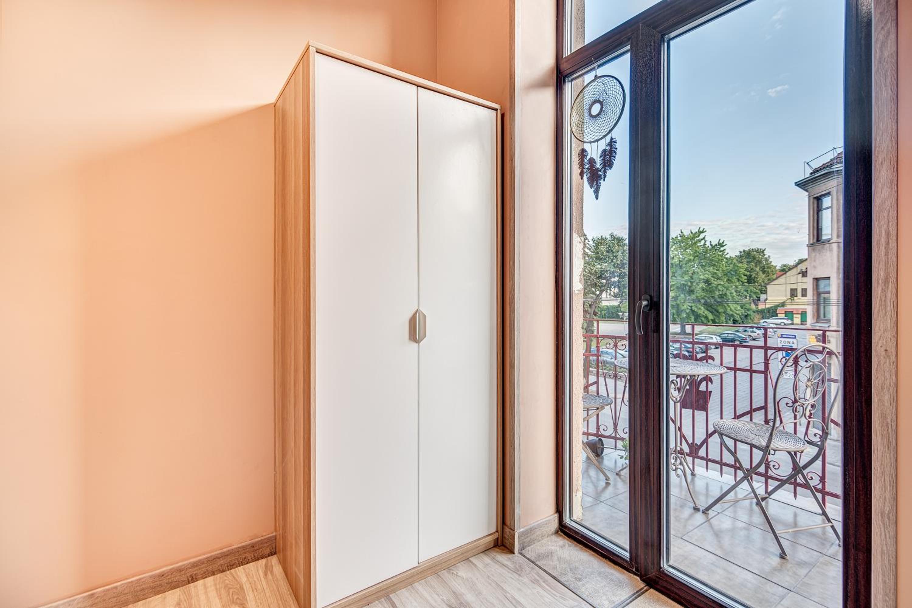 SAUNA 4 bedrooms Apartment with Parking