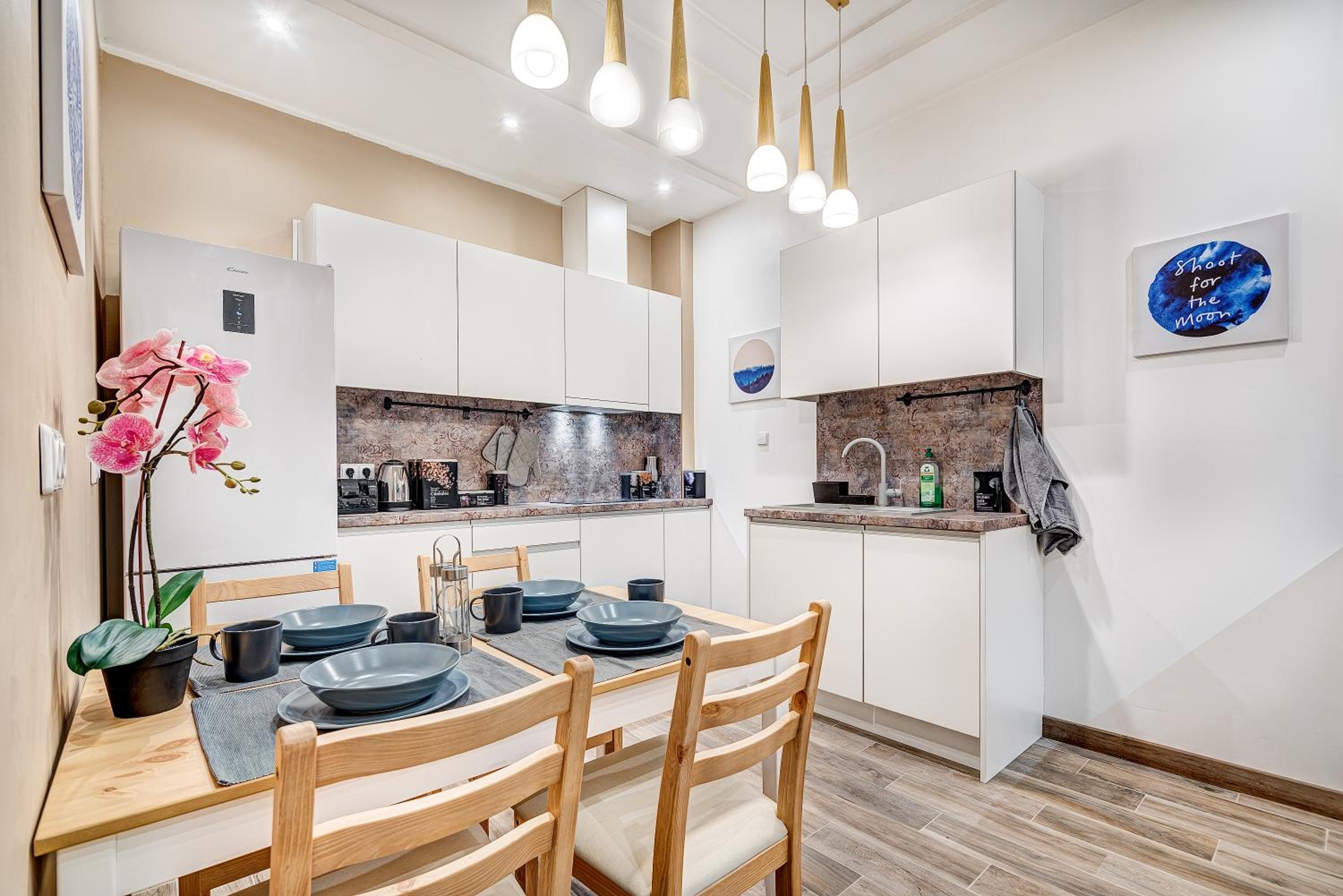 SAUNA 4 bedrooms Apartment with Parking