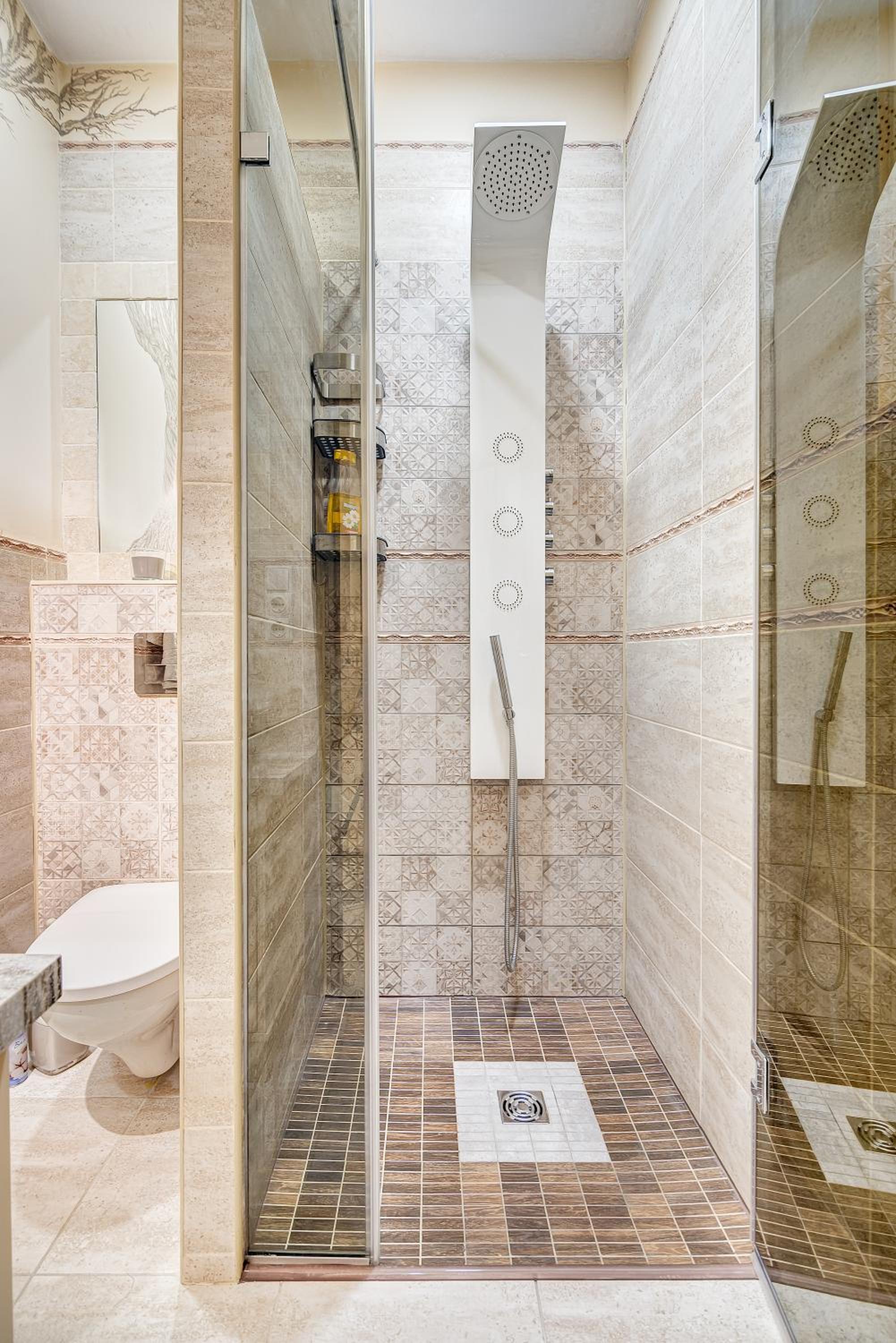 SAUNA 4 bedrooms Apartment with Parking
