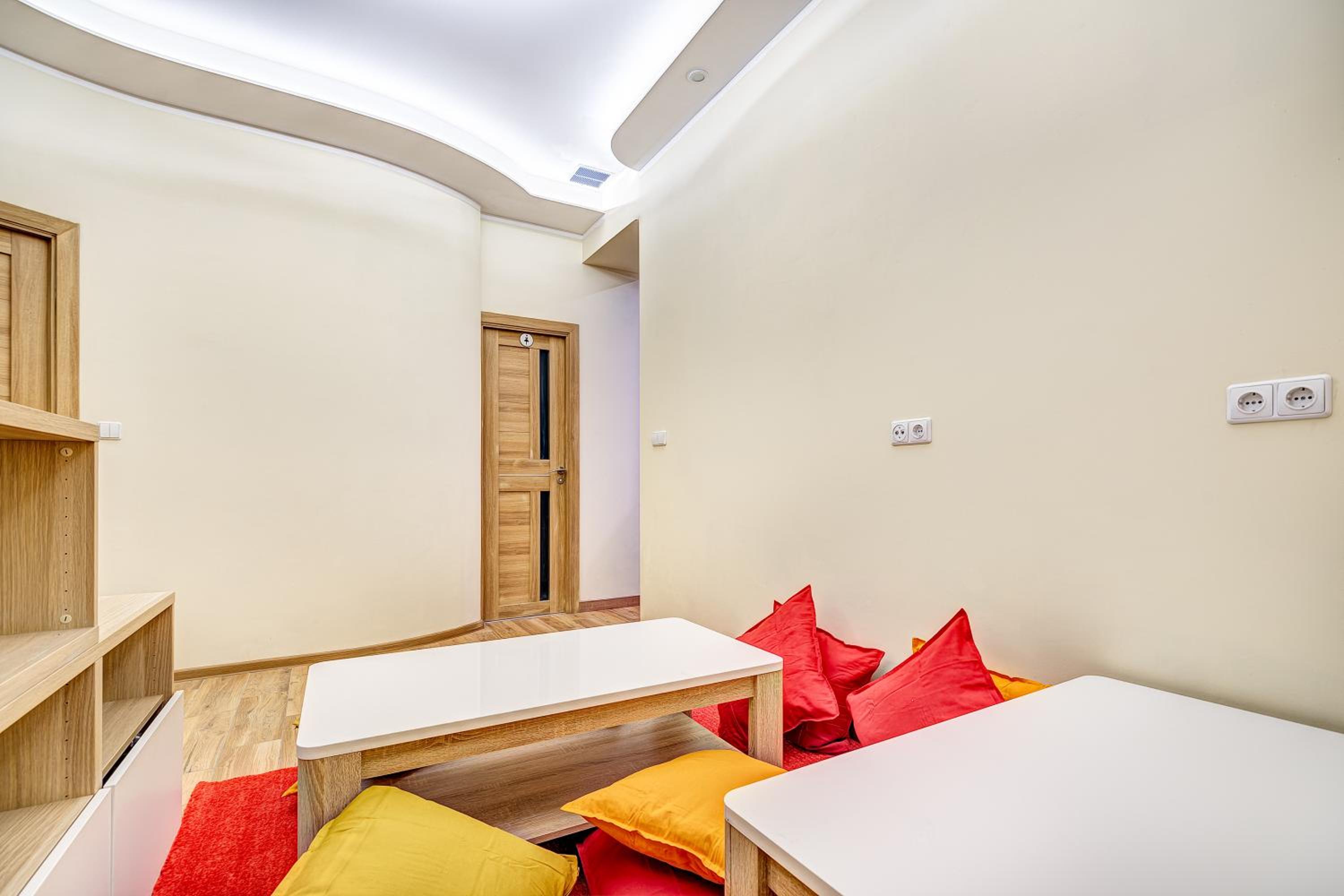 SAUNA 4 bedrooms Apartment with Parking